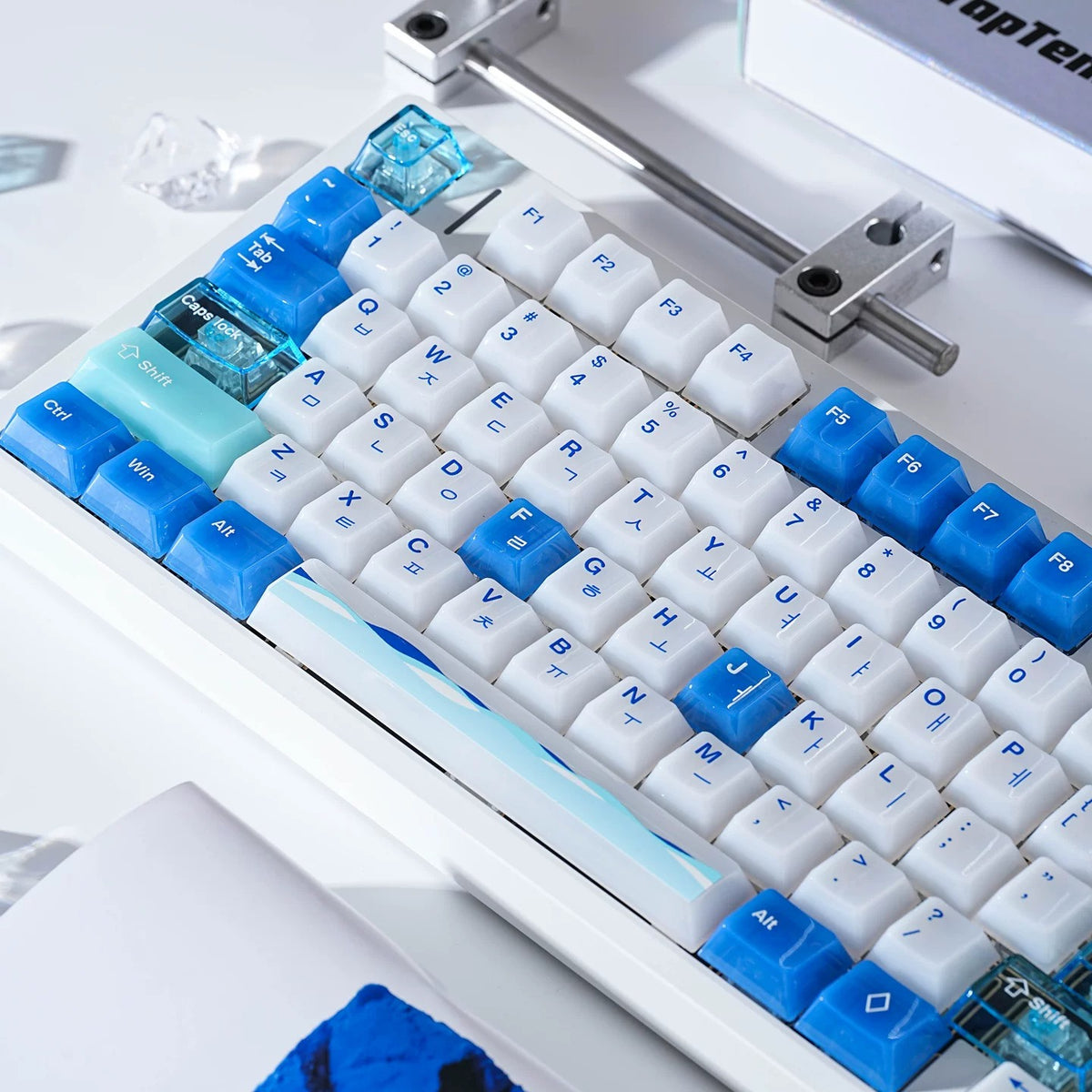 Ocean View theme design. PC semi transparent material personalized key cap set, blue ocean themed cultural creative decorative keycaps, compatible with 61/64/68/75/84/87/104 key mechanical keyboard