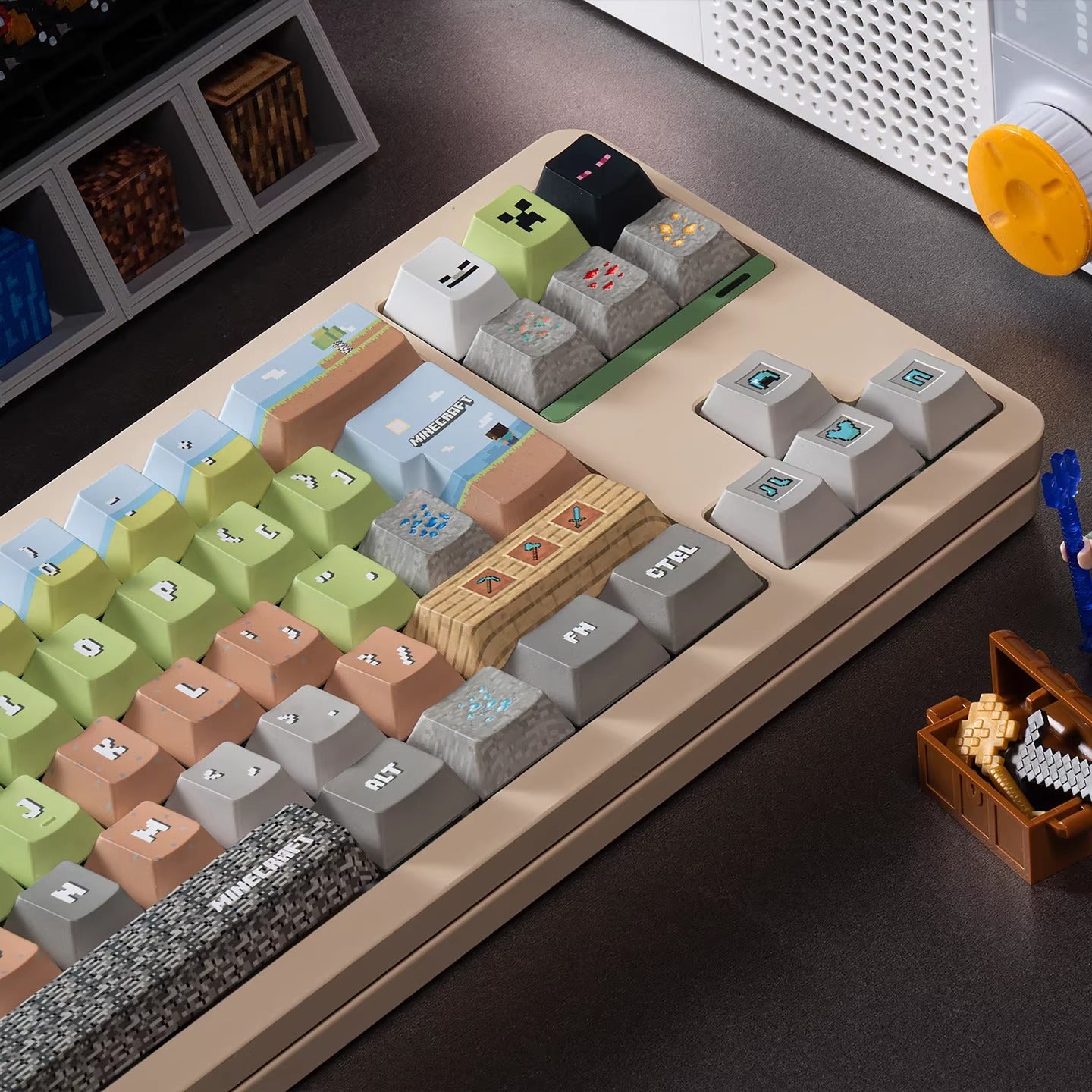Minecraft theme design, R2 version, side engraved translucent characters/folded edges translucent side engraved keycaps, customized magnetic axis mechanical keyboard PBT thermal sublimation original factory highly personalized keycaps set