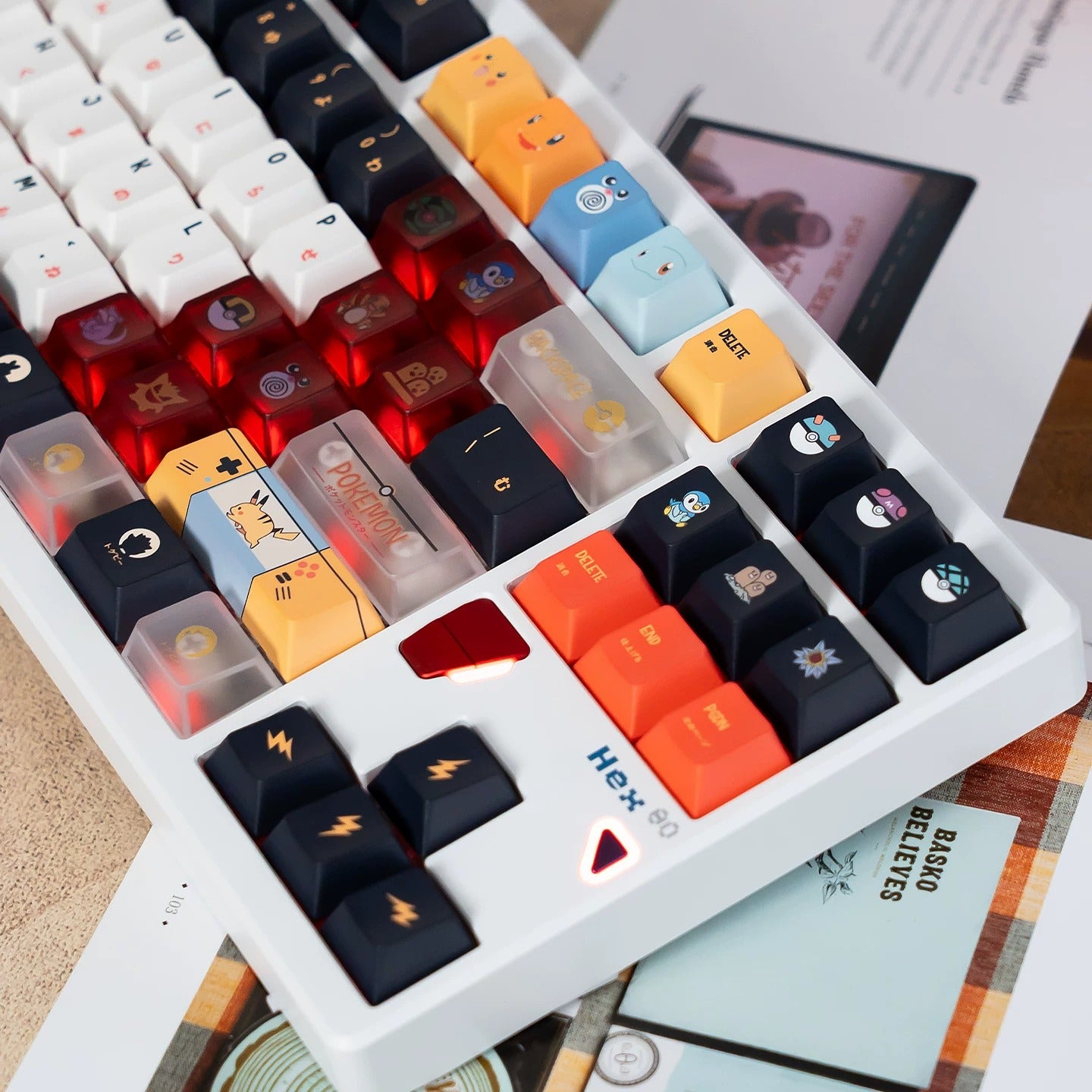Pikachu themed keycap set, mechanical keycap PBT material material personalized keycap set, Animated cartoon keycaps, compatible with 61/64/68/75/84/87/104 mechanical keyboard replacement keycap
