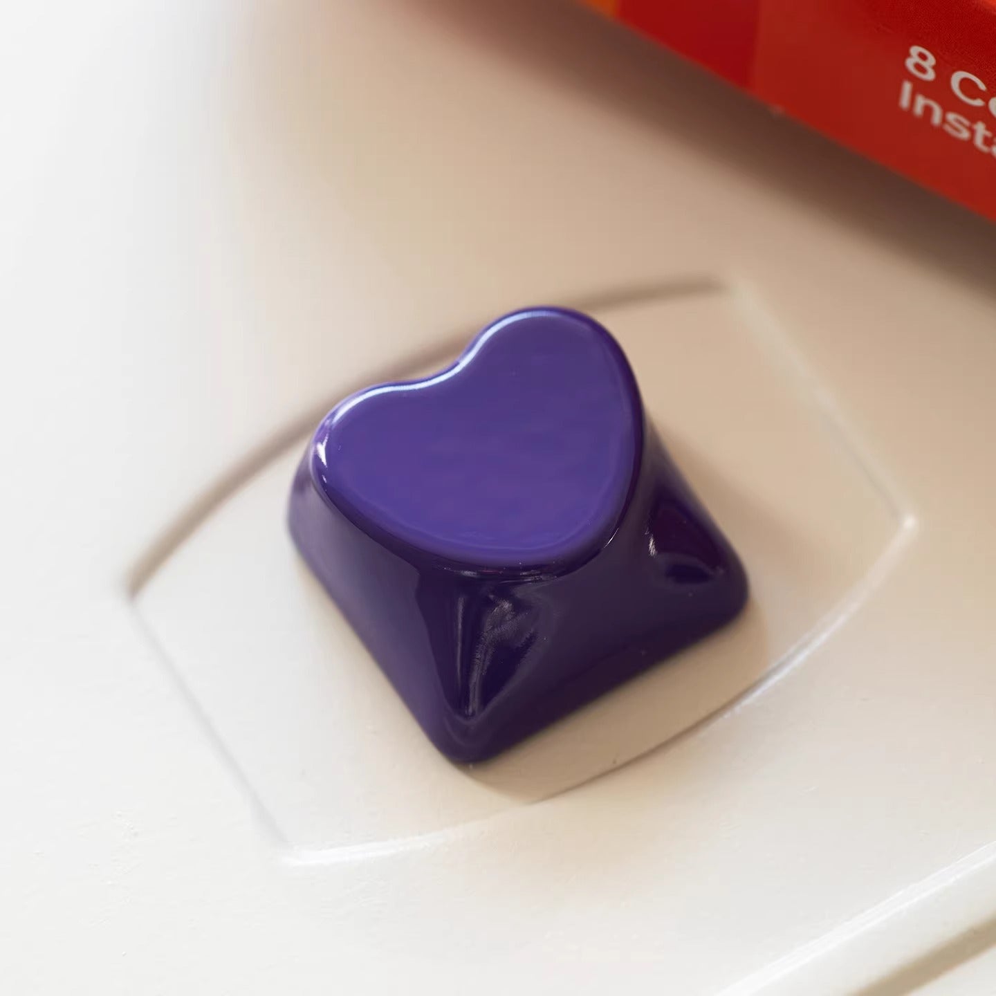 heart shape aluminum alloy keycaps, metal shaped personalized keycaps, metal baked paint, CNC machining, customized mechanical keyboard decoration keycaps