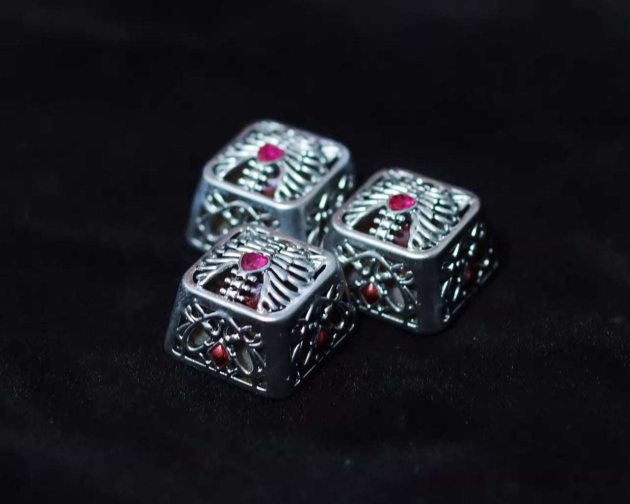 Steel heart, metal gemstone inlaid hollow design personalized keycaps, mechanical keyboard creative decorative keycaps