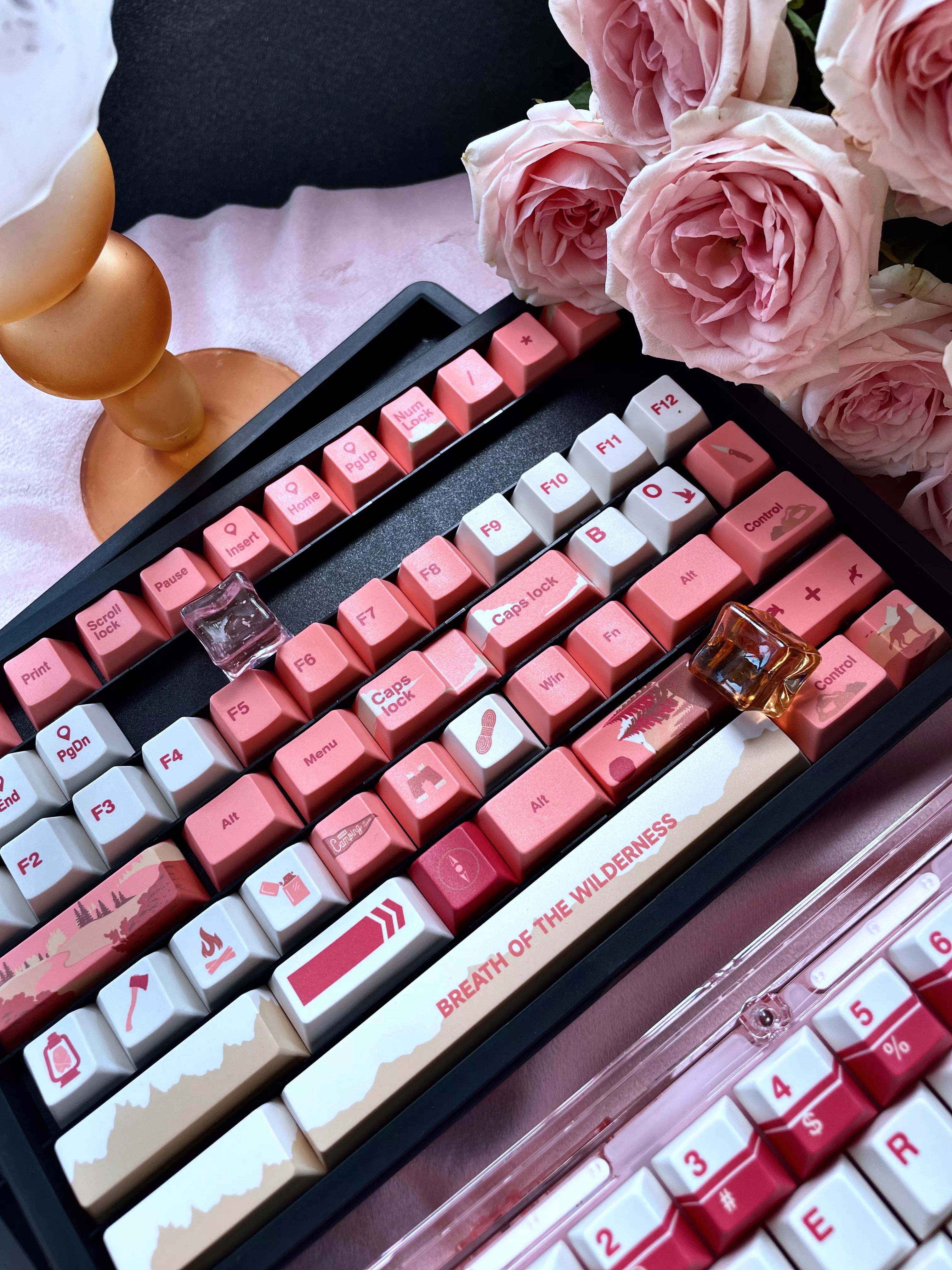 Personalized keycap set with Twilight Wilderness theme, featuring a red main tone and original high PBT material for personalized customization of mechanical keyboard keycaps