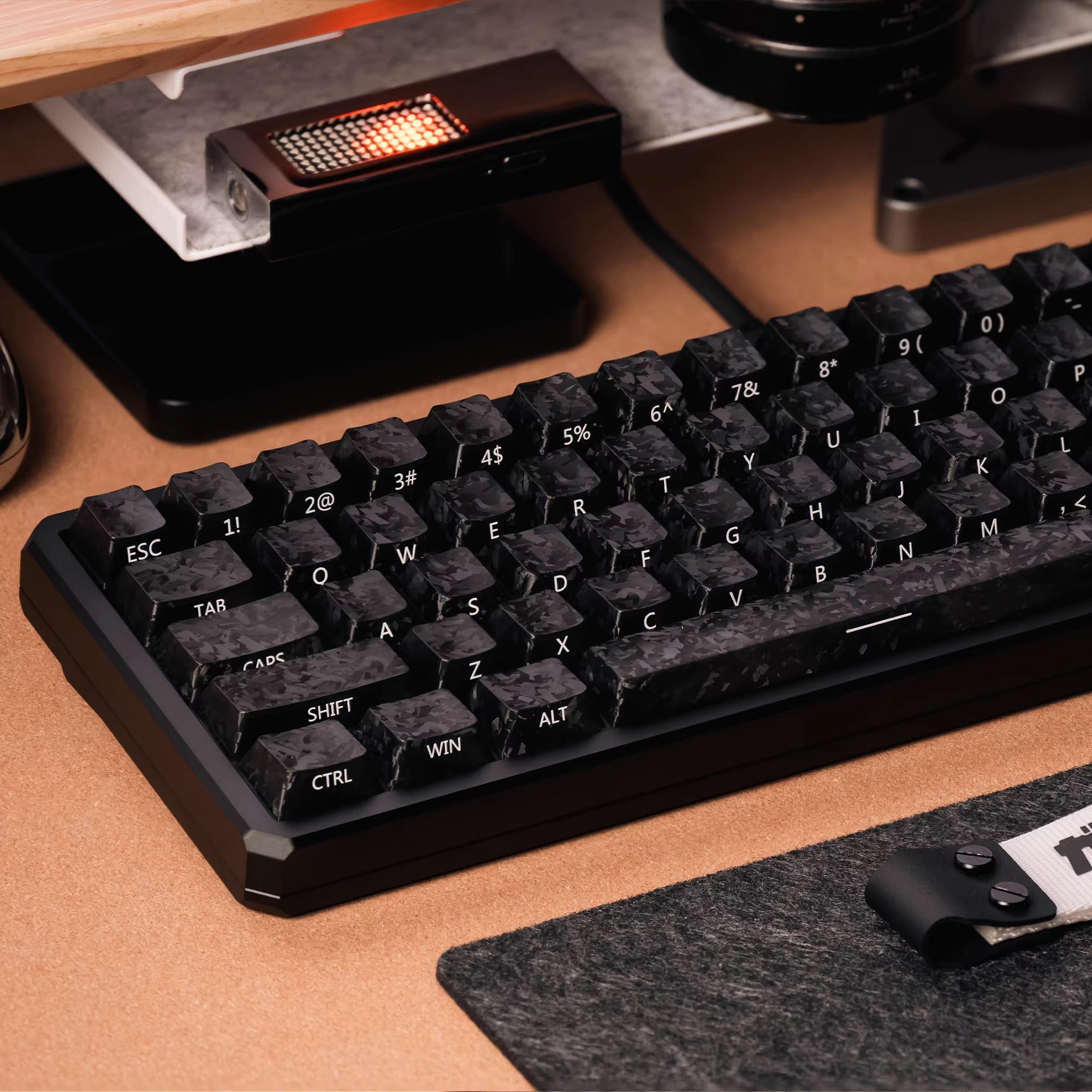 Carbon fiber patterned keycap translucent keycap set, PBT material, heat sublimation process, simple and personalized patterned keycap set, customized decorative keycap set