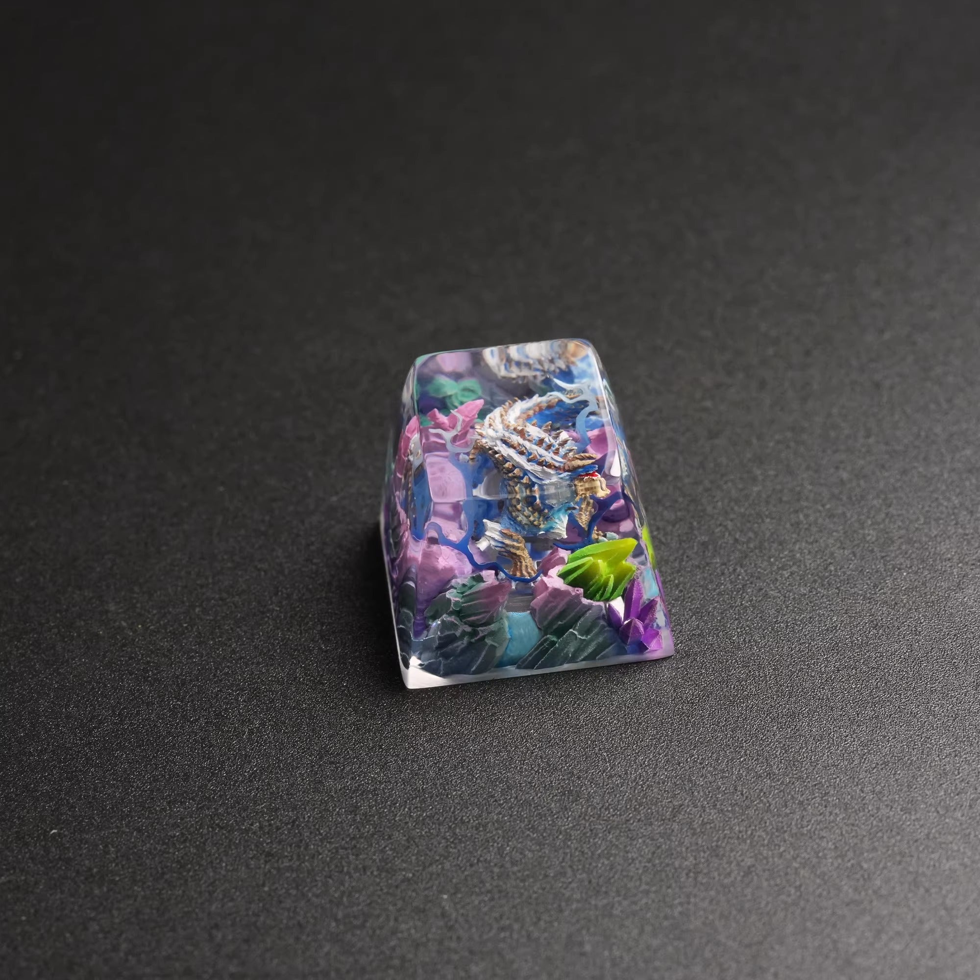 Monster Hunter, Zinogre, 1U Crystal Resin molded personalized keycaps, handcrafted keycaps decorated by artisans
