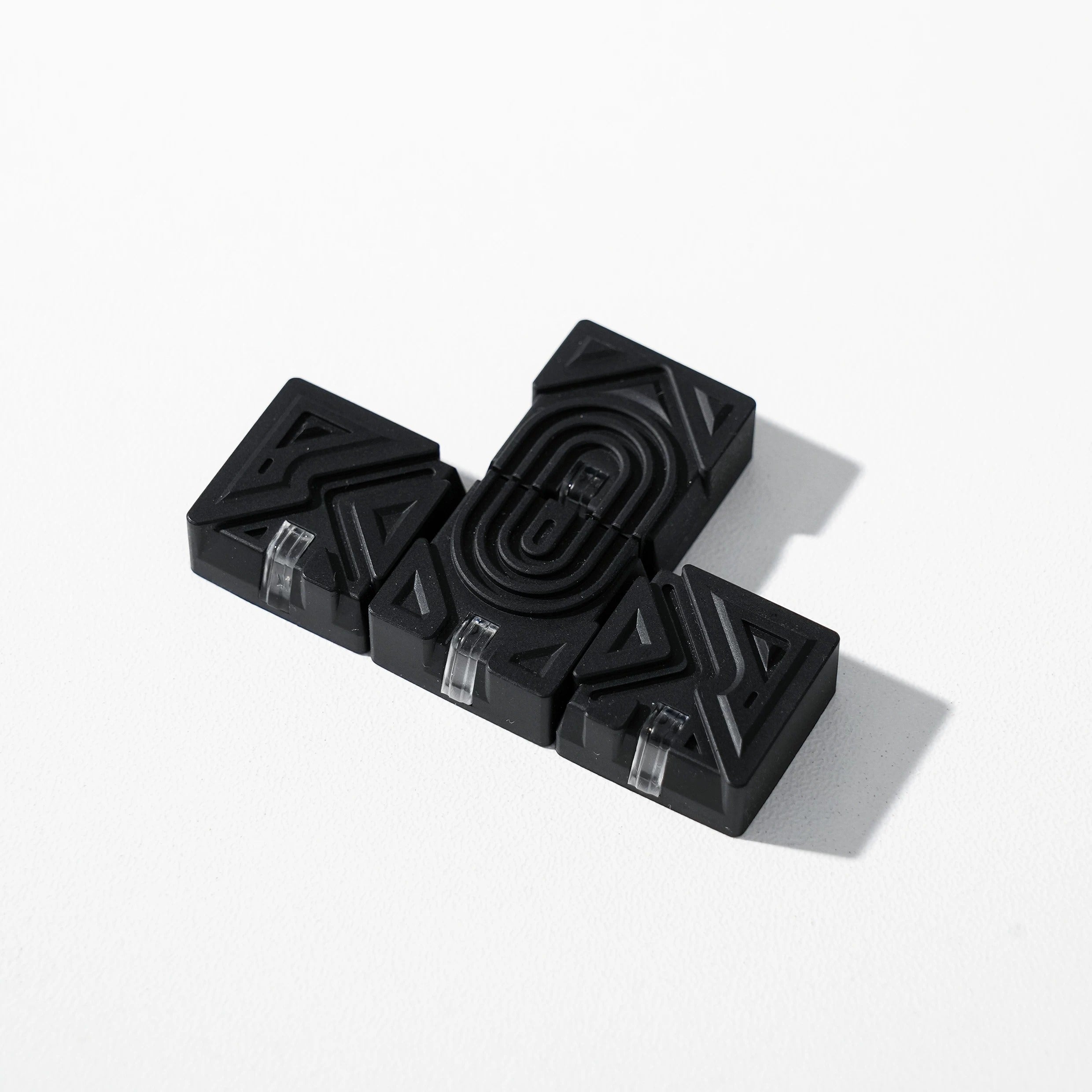 Misalignment design, directional key set, translucent effect, minimalist resin+metal powder material personalized keycaps, mechanical keyboard decorative keycaps