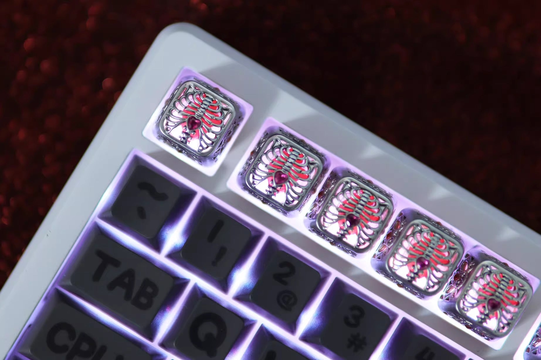 Steel heart, metal gemstone inlaid hollow design personalized keycaps, mechanical keyboard creative decorative keycaps