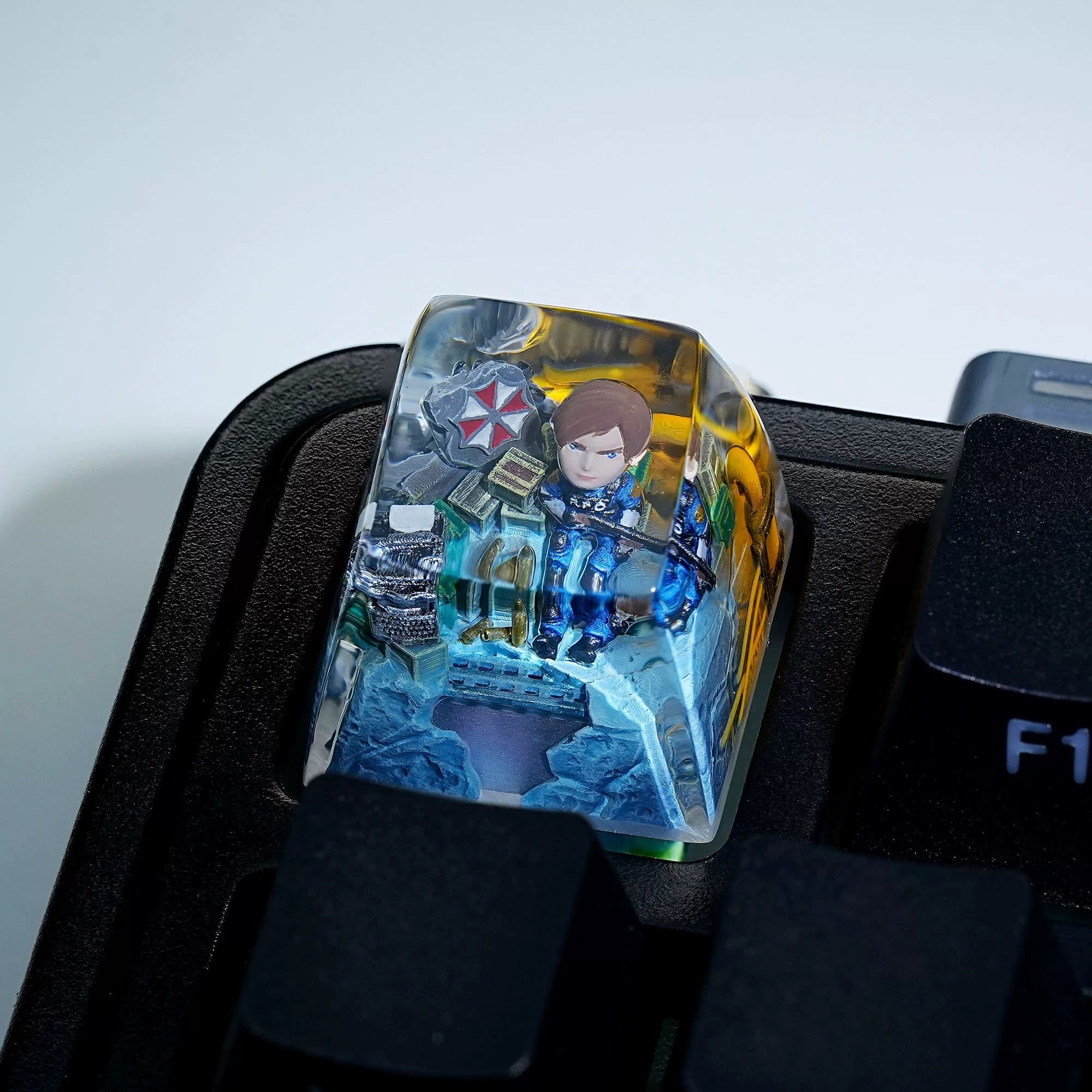 Resident Evil, Leon·Scott·Kennedy, Crystal resin personalized keycaps, anime and game cultural creative keycaps, mechanical keyboard artistic decorative keycaps