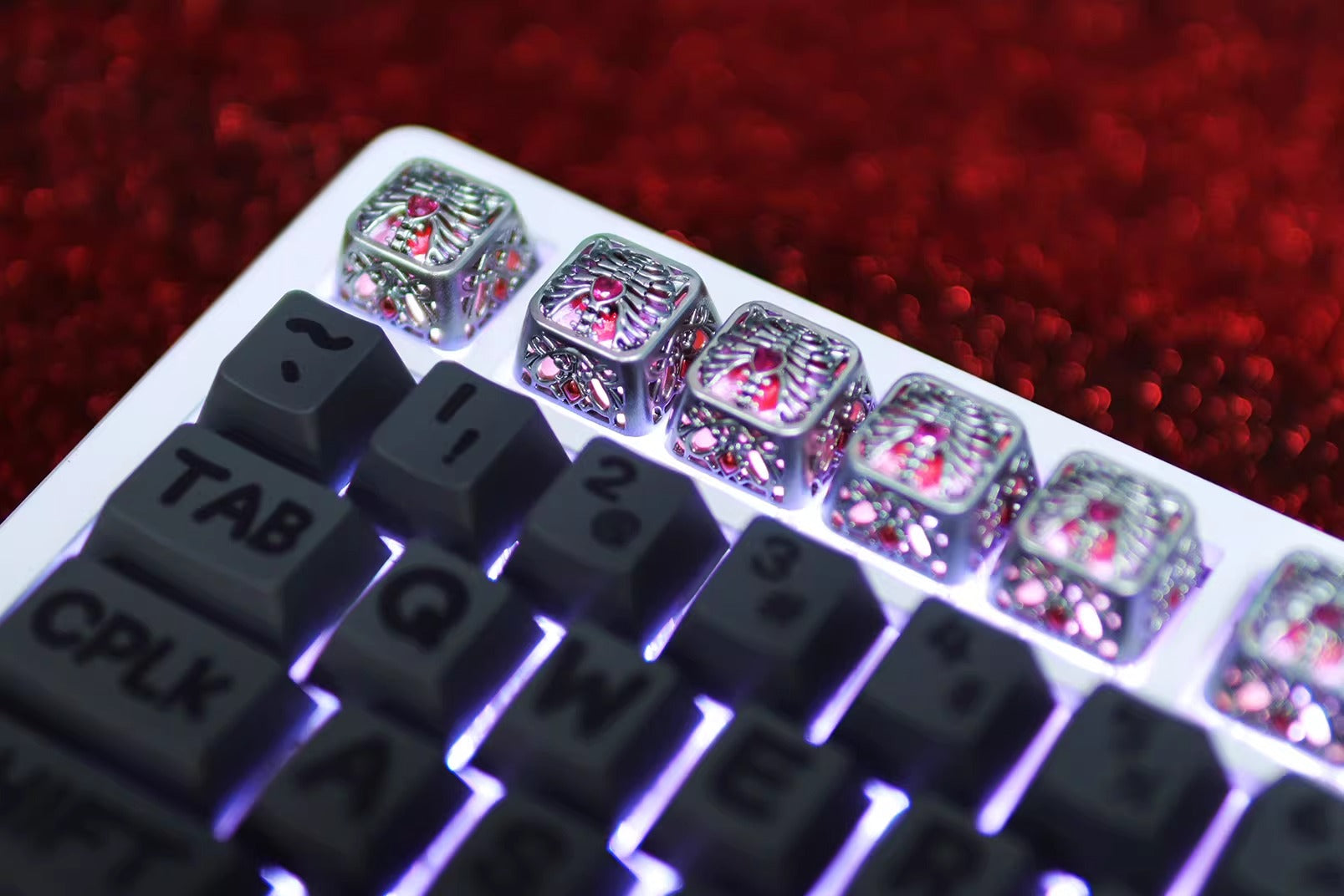 Steel heart, metal gemstone inlaid hollow design personalized keycaps, mechanical keyboard creative decorative keycaps