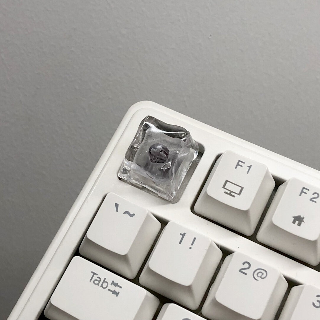 Ice cube shaped design with personalized keycaps, transparent ice creative decoration keycap set with large key positions