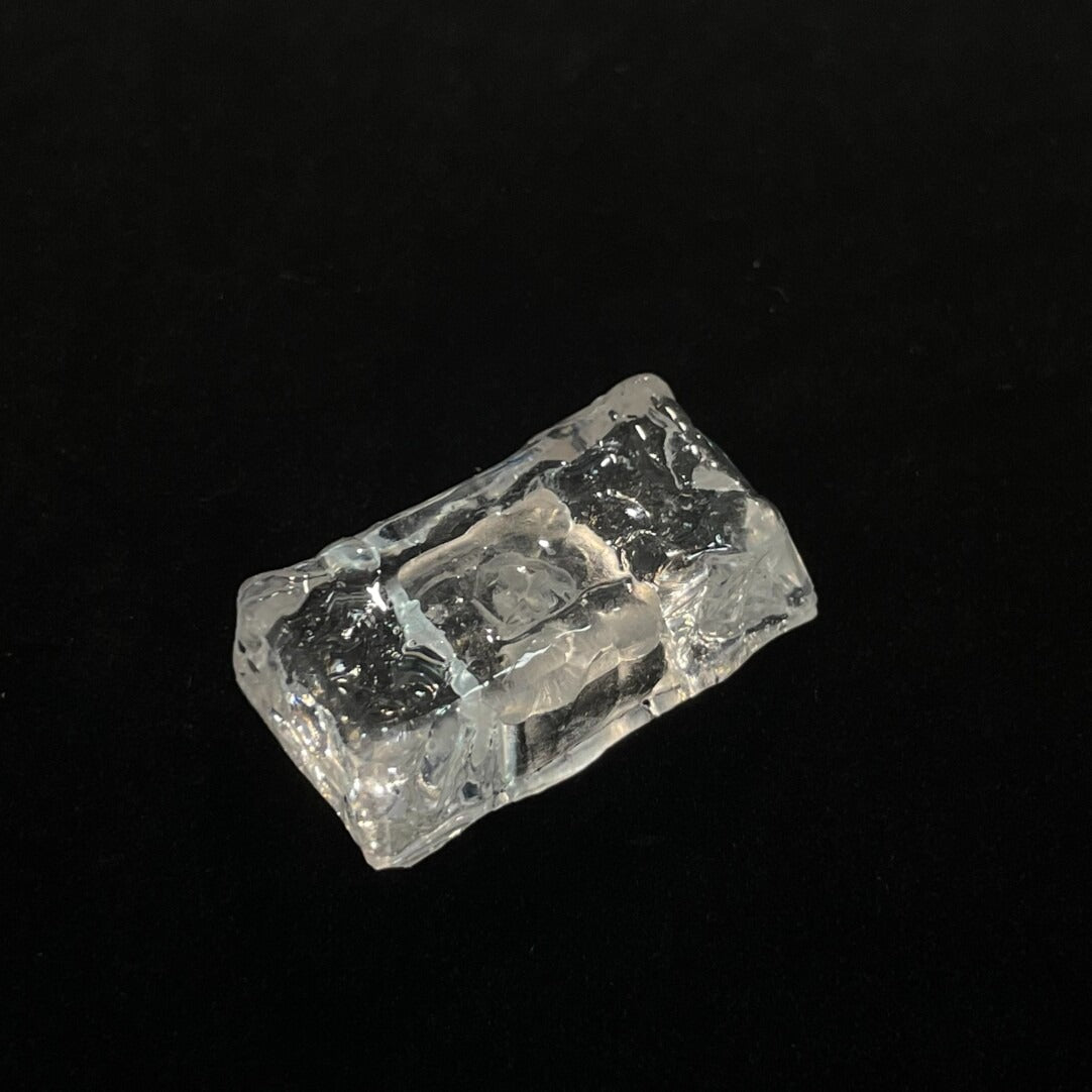 Ice cube shaped design with personalized keycaps, transparent ice creative decoration keycap set with large key positions