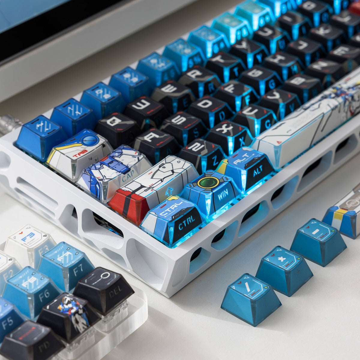 Gundam Theme Series Design Creative Set Keycaps, Light and Shadow Transparent, Folding Transparent Effect personalized keycap set, mechanical keyboard fashionable trend keycap compatible with 61/64/68/75/84/87/104 key mechanical keyboard