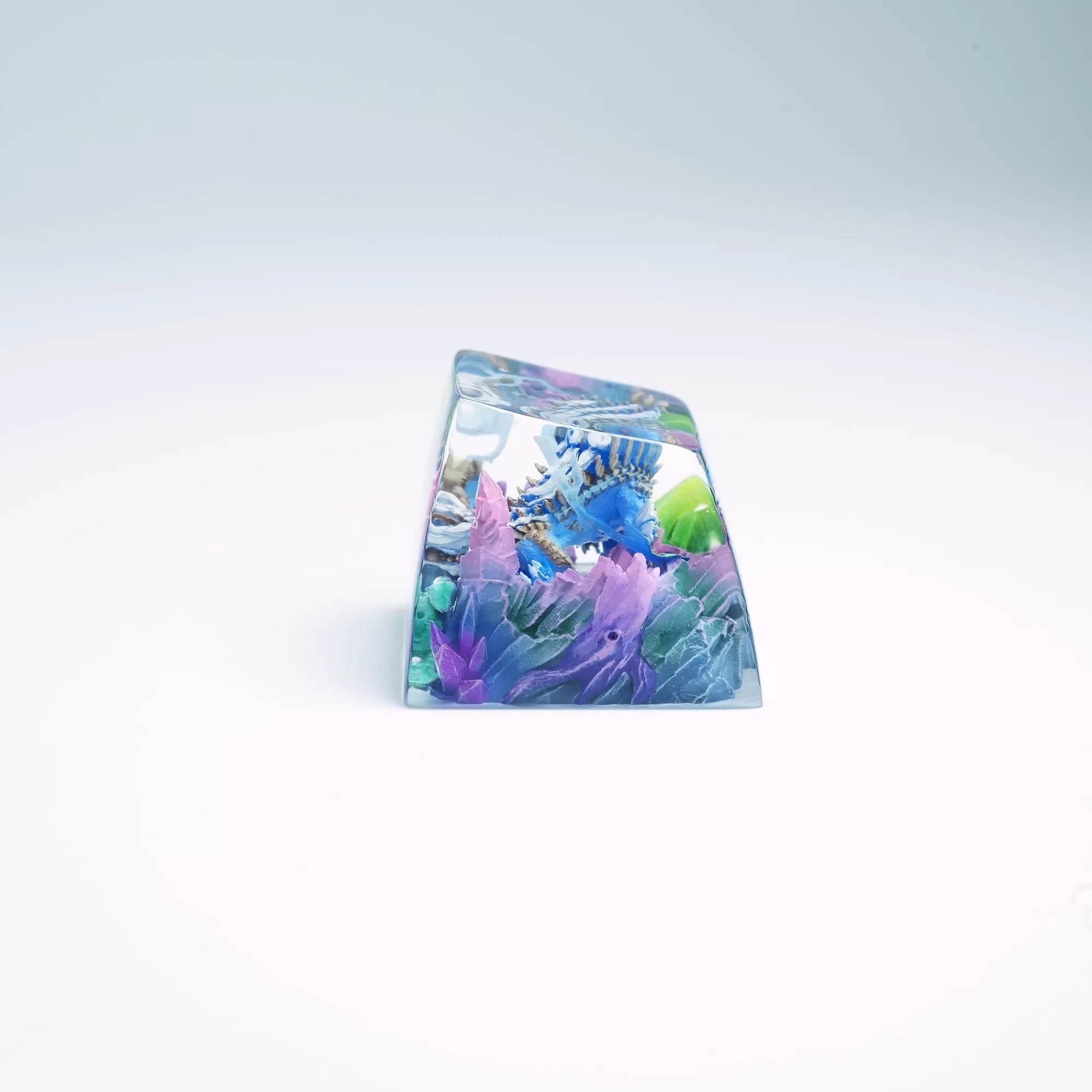 Monster Hunter, Zinogre, 1U Crystal Resin molded personalized keycaps, handcrafted keycaps decorated by artisans