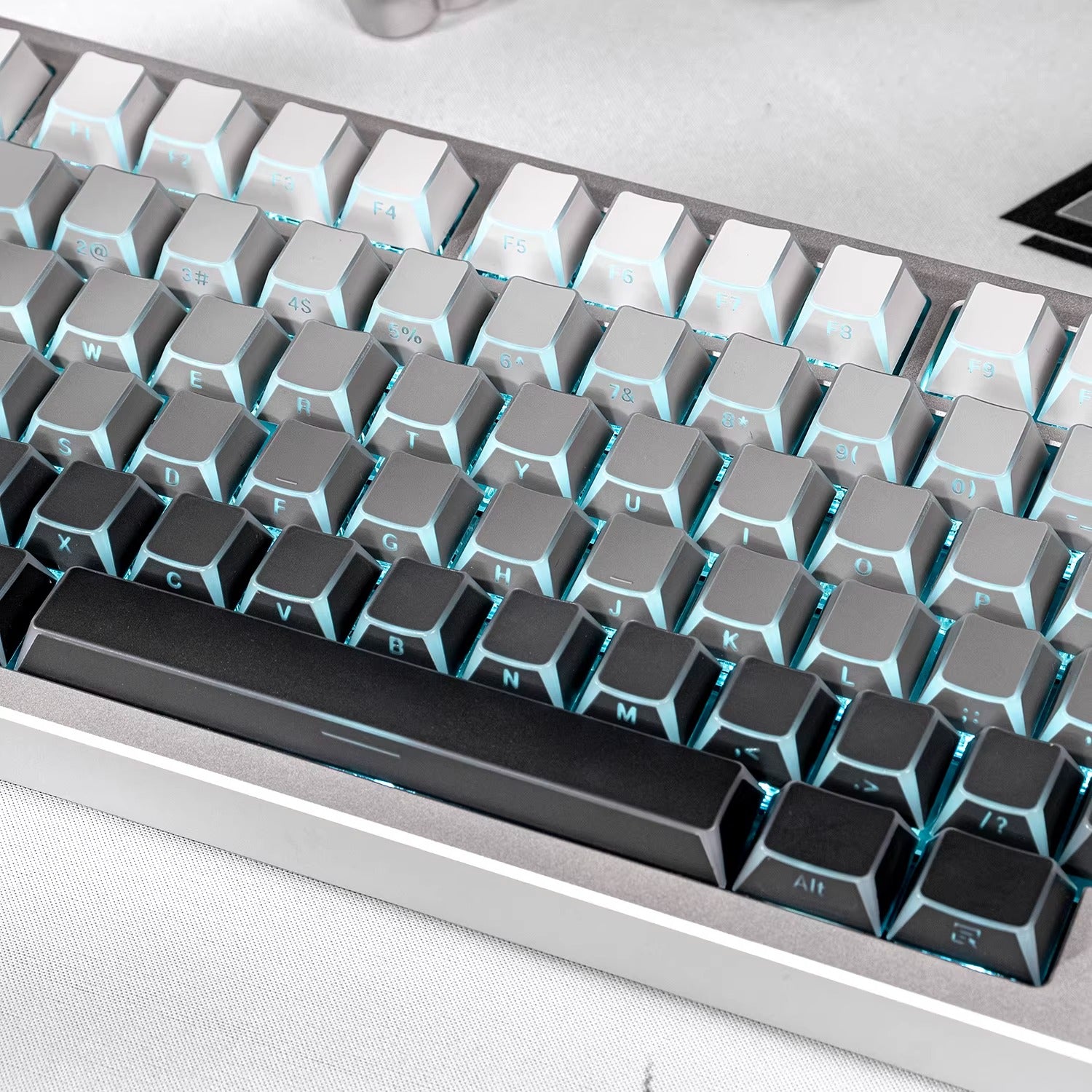 Black/white/gray gradient folded edges, transparent side engraved keyboard keycaps, customized PBT two-color injection molding