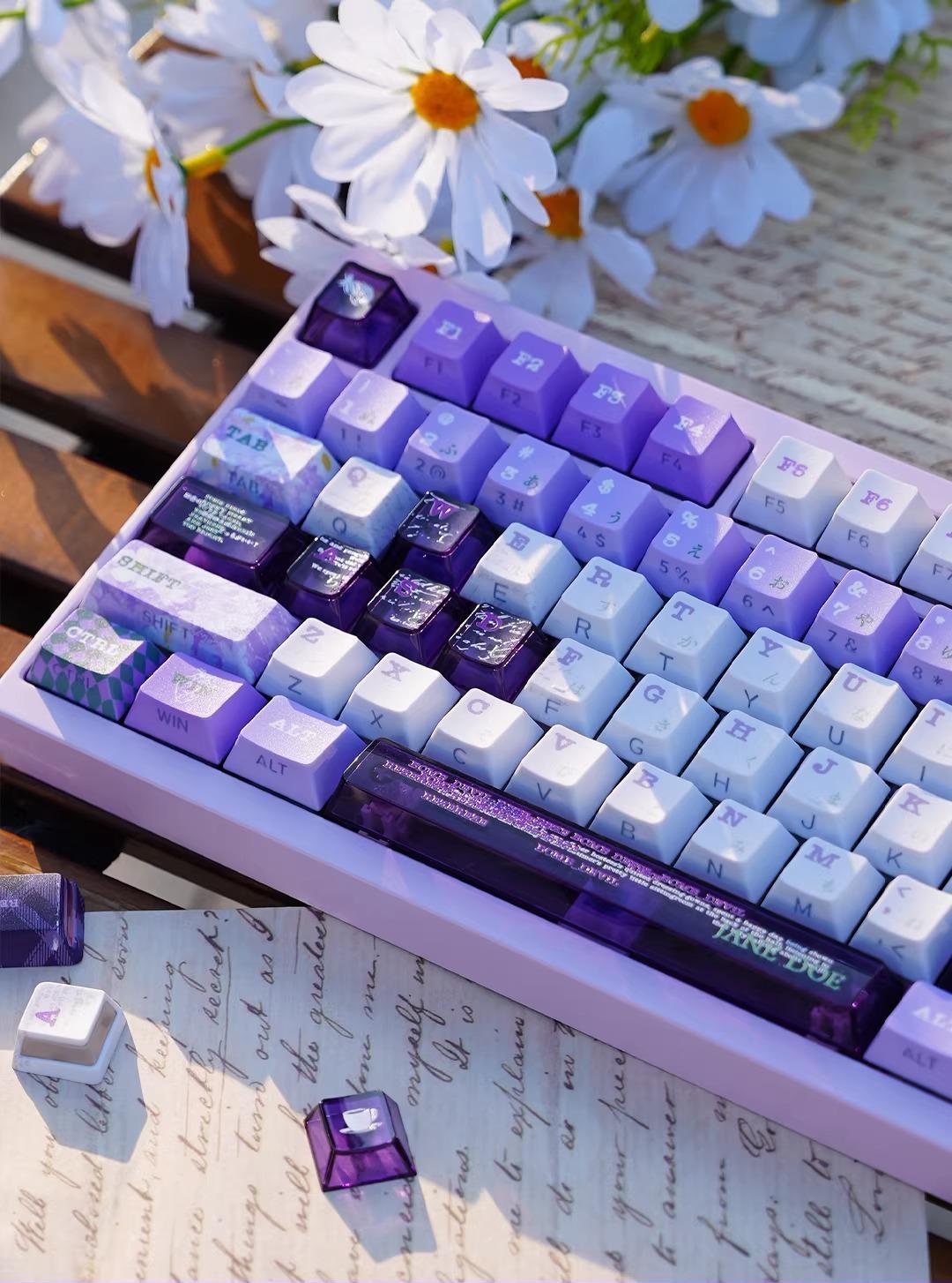 Chainsaw Man series, Reze theme, PBT+PC, Personalized keycap set with sublimation technology
