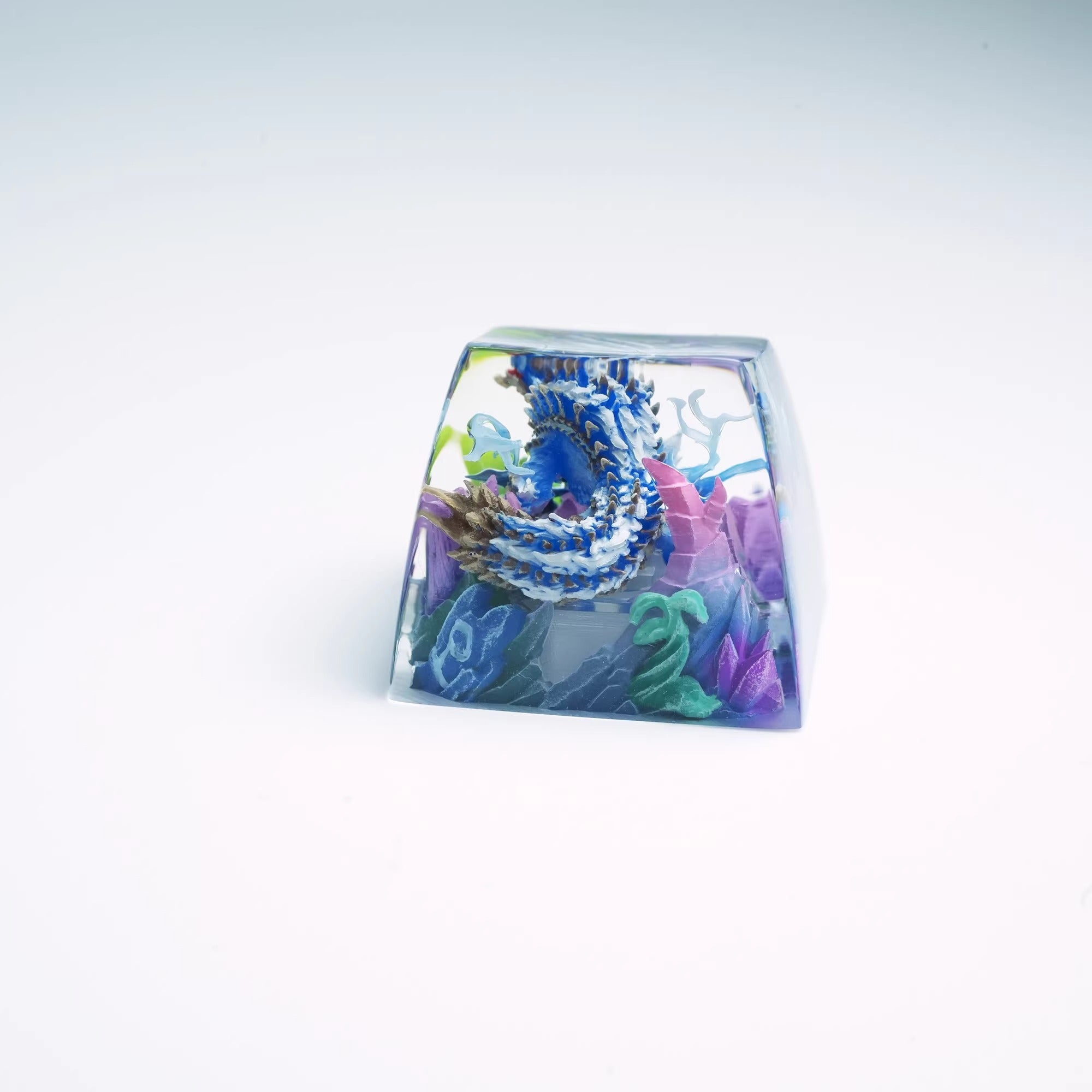 Monster Hunter, Zinogre, 1U Crystal Resin molded personalized keycaps, handcrafted keycaps decorated by artisans