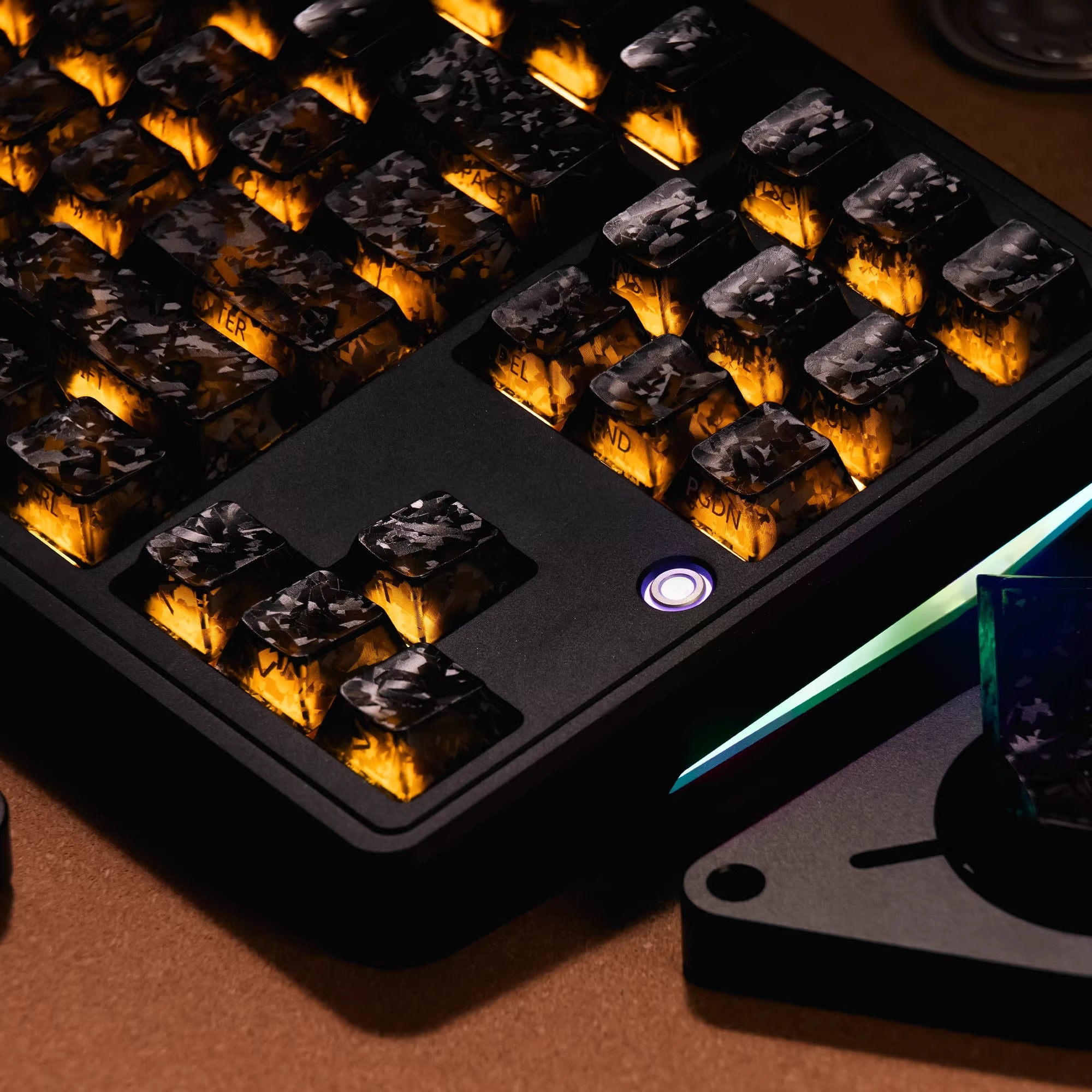 Carbon fiber patterned keycap translucent keycap set, PBT material, heat sublimation process, simple and personalized patterned keycap set, customized decorative keycap set