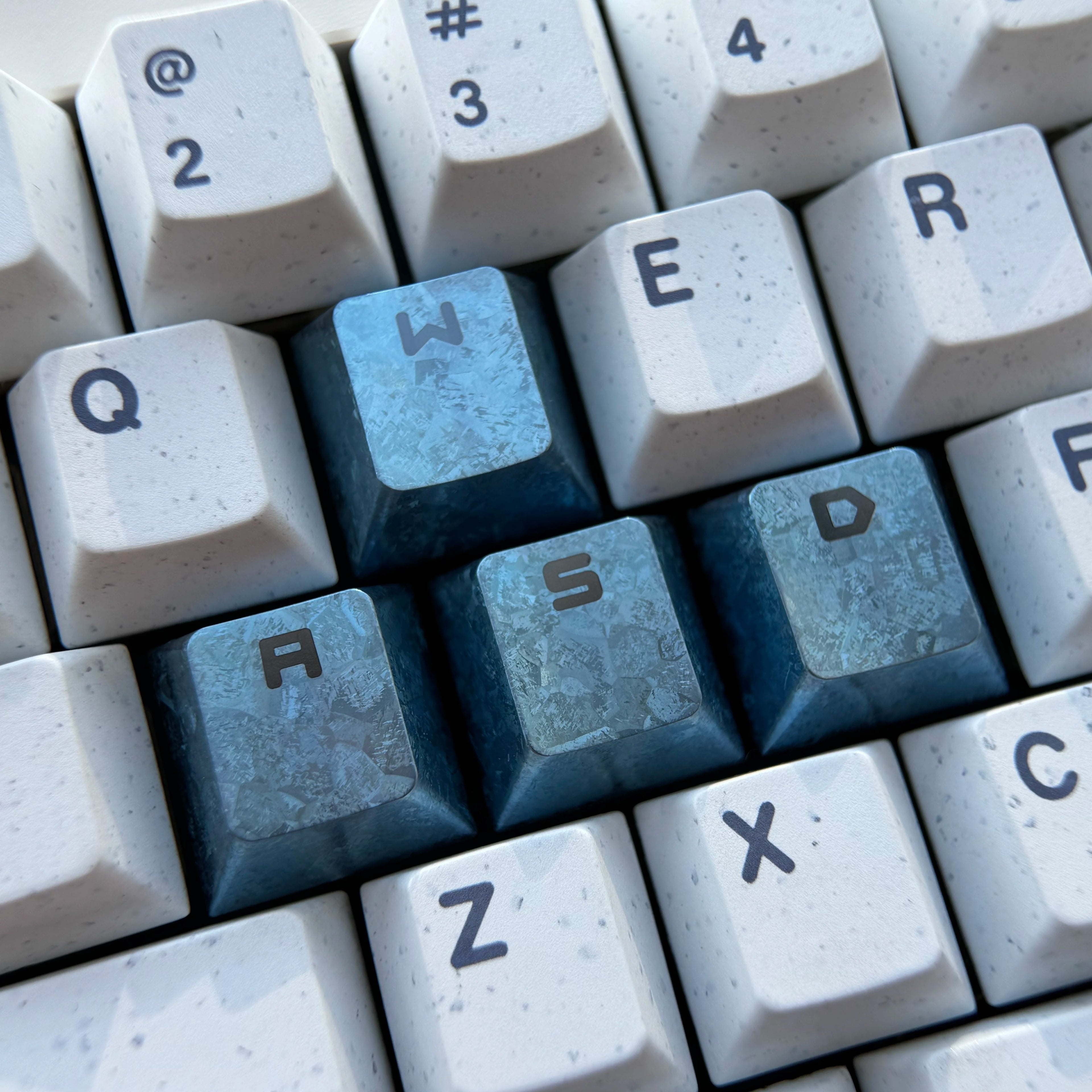 WASD key position titanium alloy material personalized decorative keycaps, corrosion-resistant gaming keycaps, metal carving art keycaps, colored titanium alloy