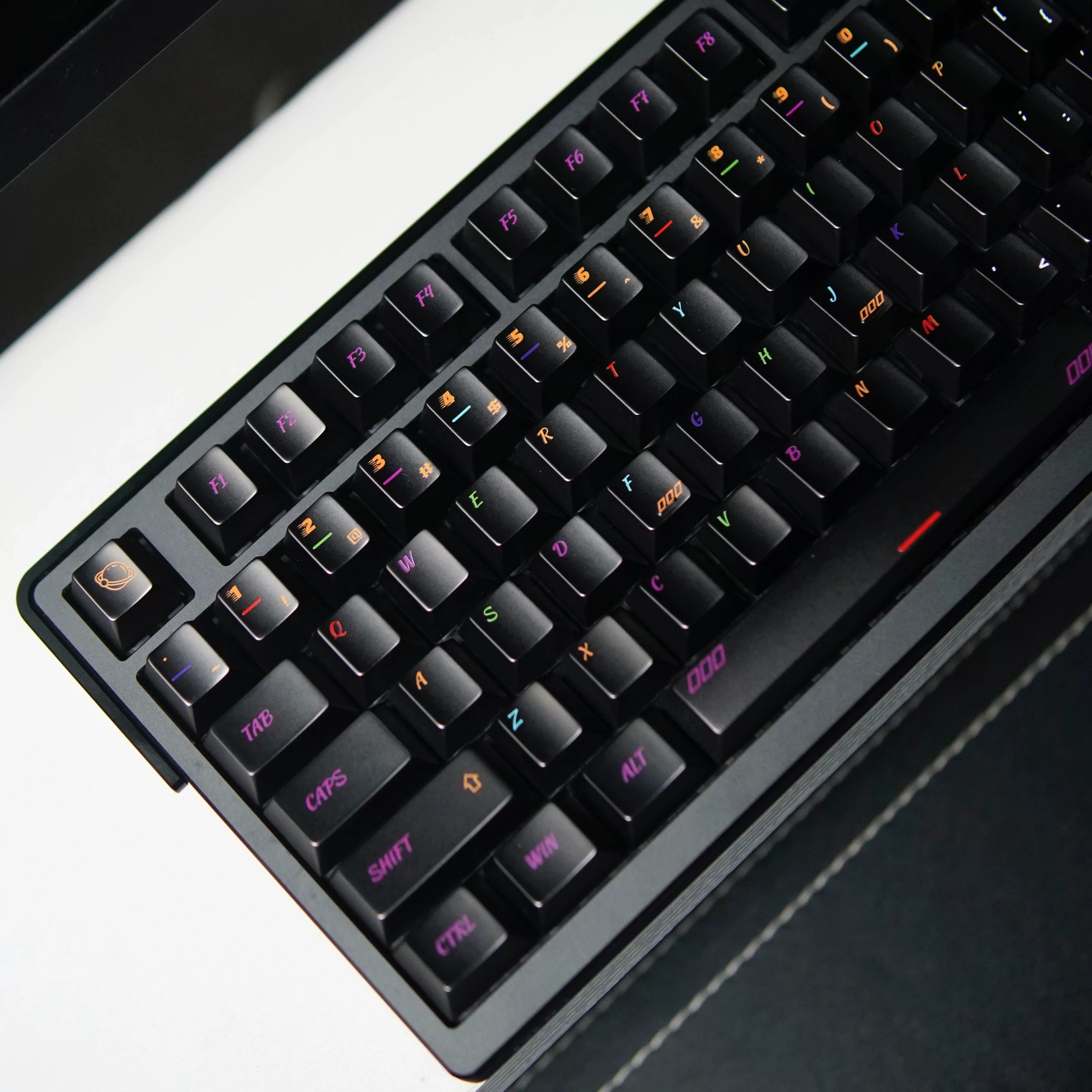 Metal keycap set, black set, colored characters, zinc alloy corrosion-resistant coating, personalized keycap, simple replacement keycap set, metal wear-resistant and non corrosive