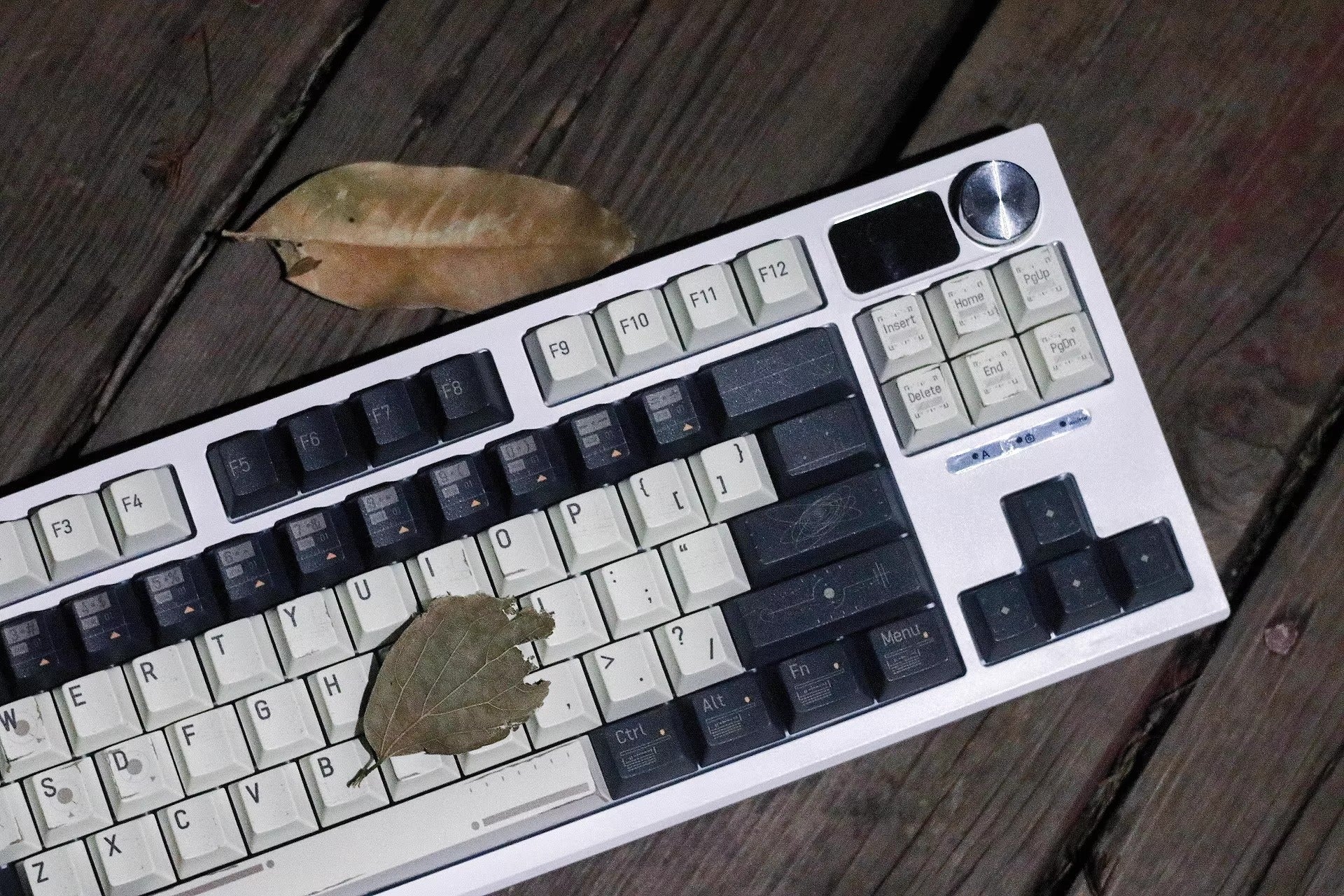 Interstellar themed personalized keycap set, astronaut space series PBT material decorative keycaps