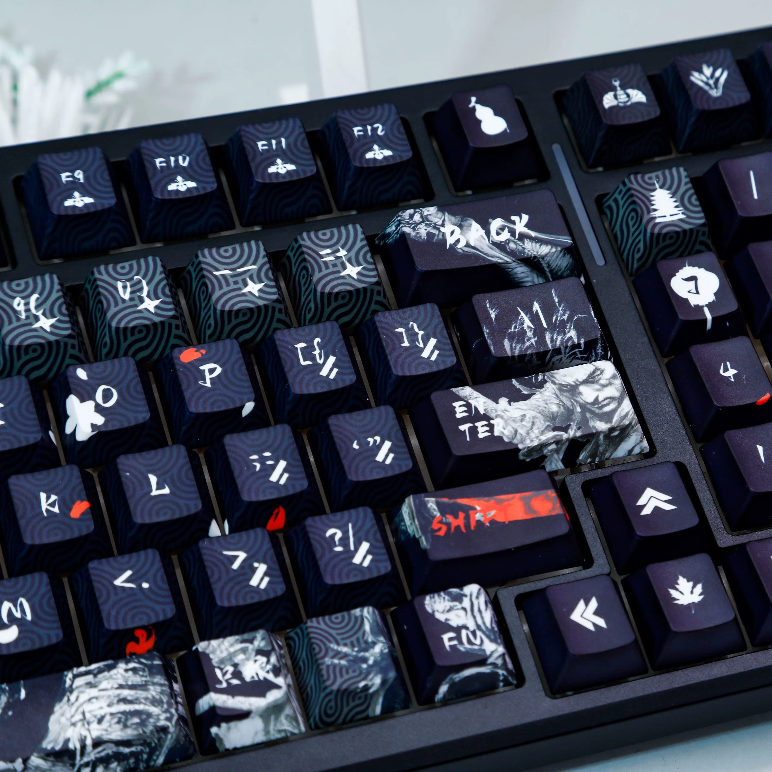 Sekiro: Shadows Die Twice theme, PBT material personalized keycap set, anime keycap culture peripheral mechanical keyboard decoration keycaps, Compatible with 61/64/68/75/84/87/104 key mechanical keyboard keycap set