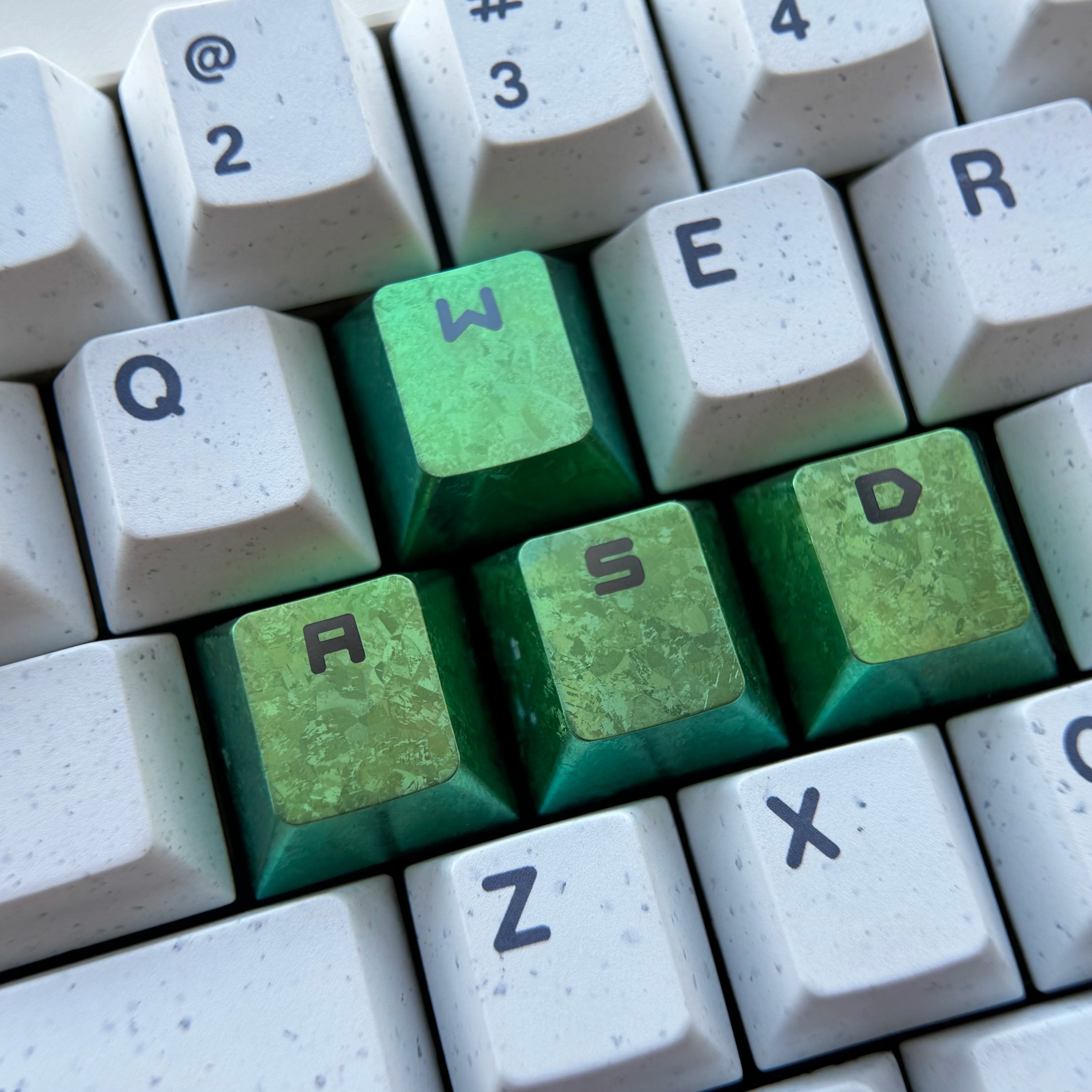 WASD key position titanium alloy material personalized decorative keycaps, corrosion-resistant gaming keycaps, metal carving art keycaps, colored titanium alloy