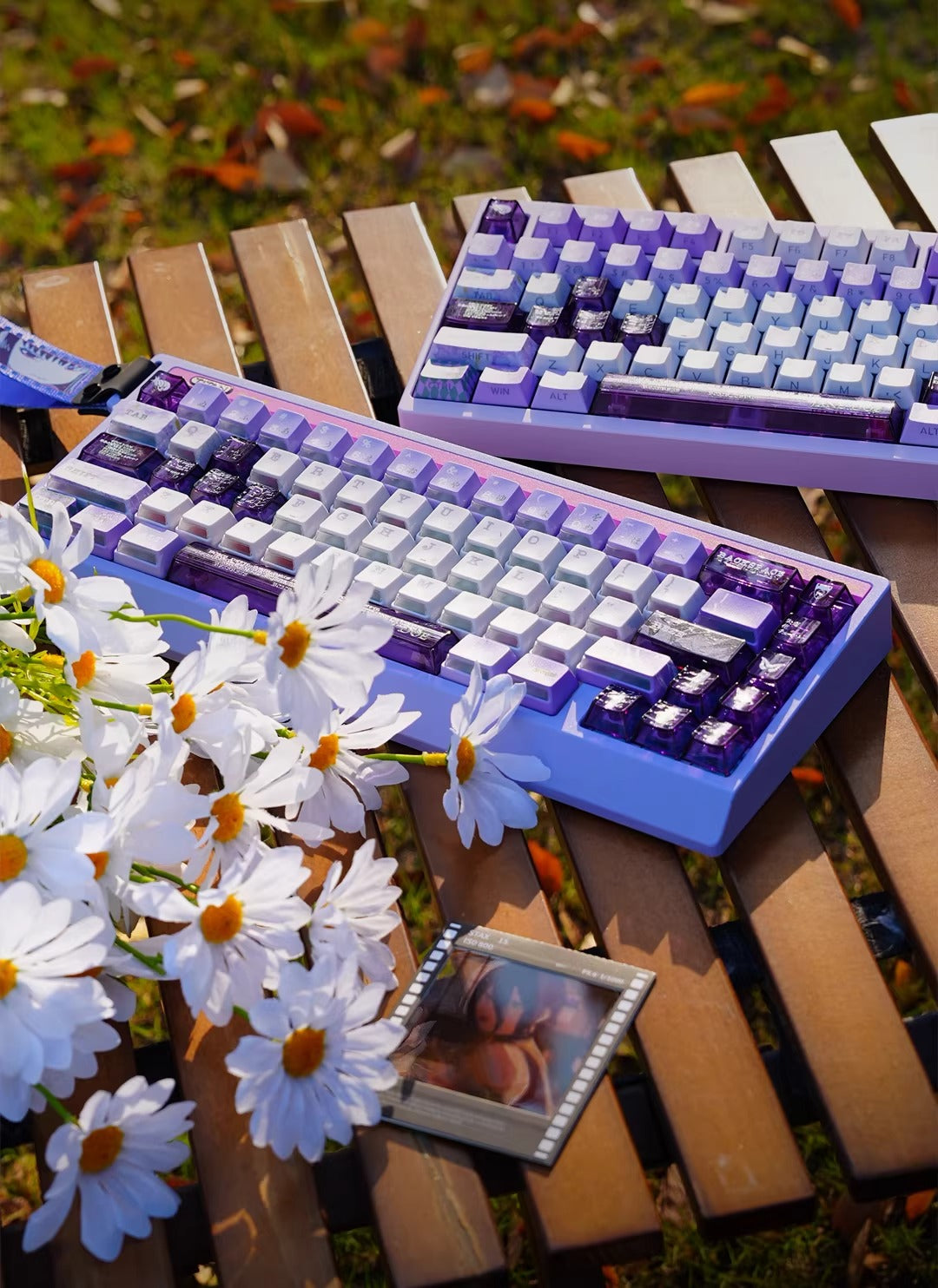 Chainsaw Man series, Reze theme, PBT+PC, Personalized keycap set with sublimation technology