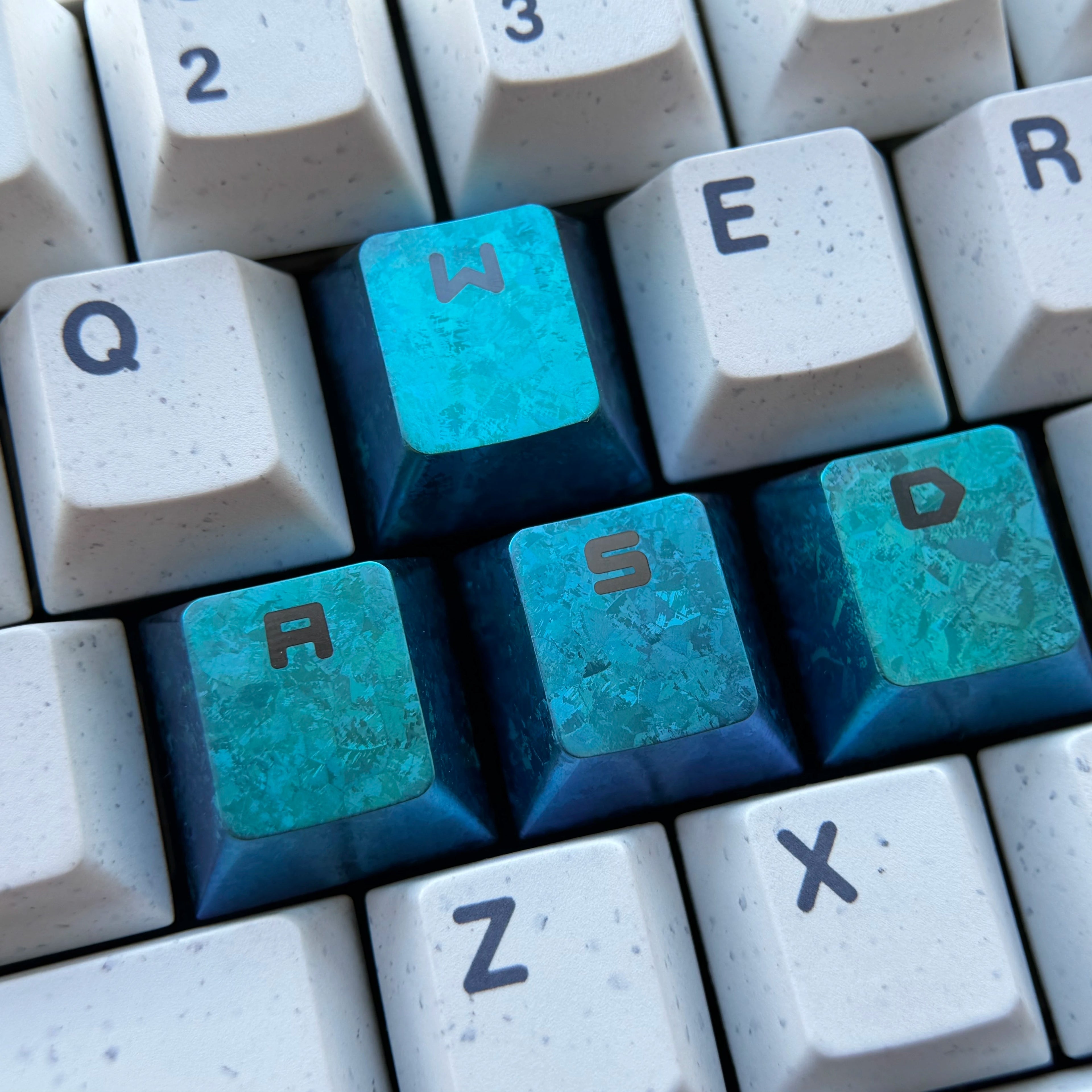 WASD key position titanium alloy material personalized decorative keycaps, corrosion-resistant gaming keycaps, metal carving art keycaps, colored titanium alloy