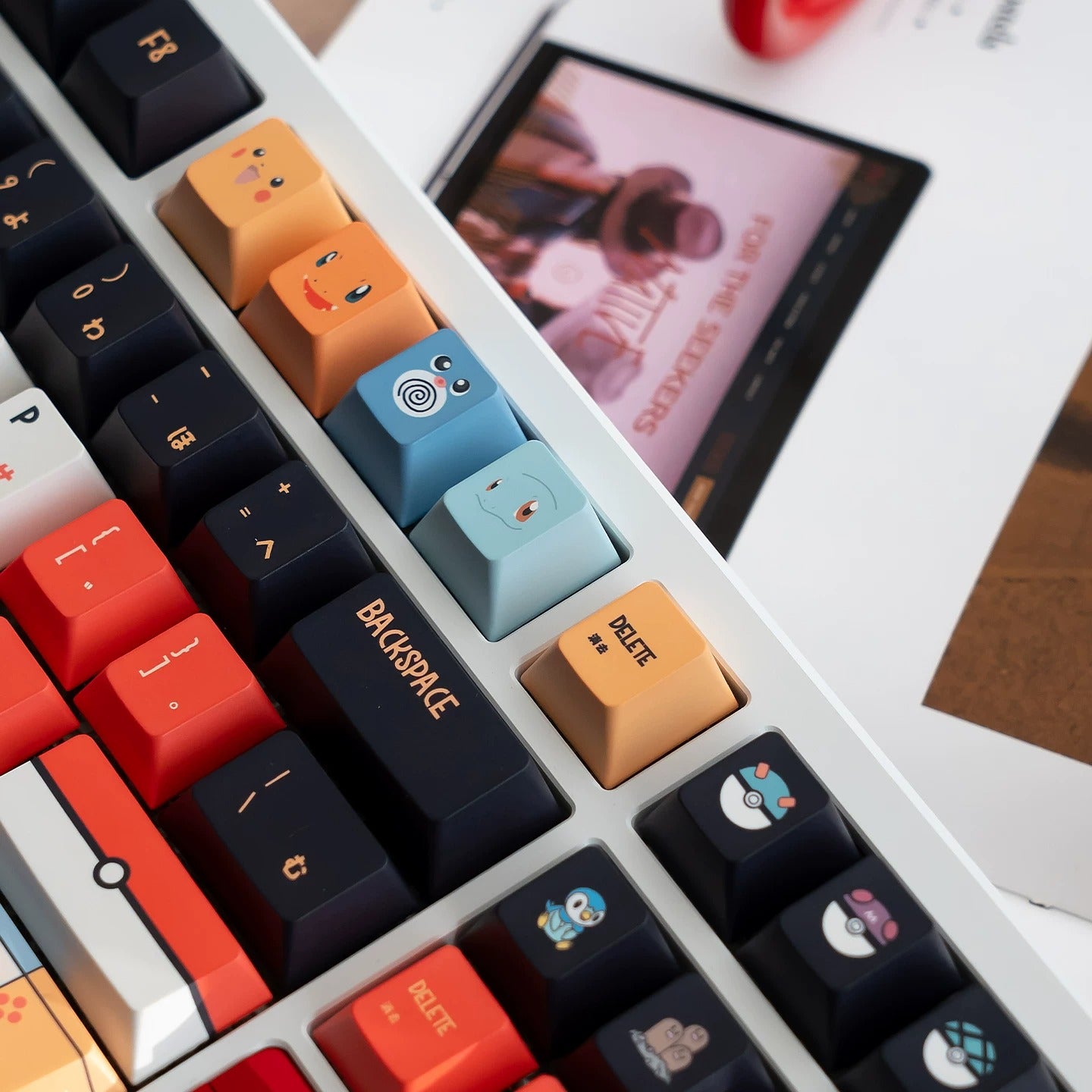 Pikachu themed keycap set, mechanical keycap PBT material material personalized keycap set, Animated cartoon keycaps, compatible with 61/64/68/75/84/87/104 mechanical keyboard replacement keycap