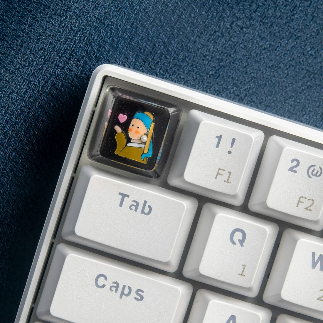 Hand drawn Het meisje met de parel crystal resin personalized keycaps, artistic decorative keycaps, handmade keyboard keycaps