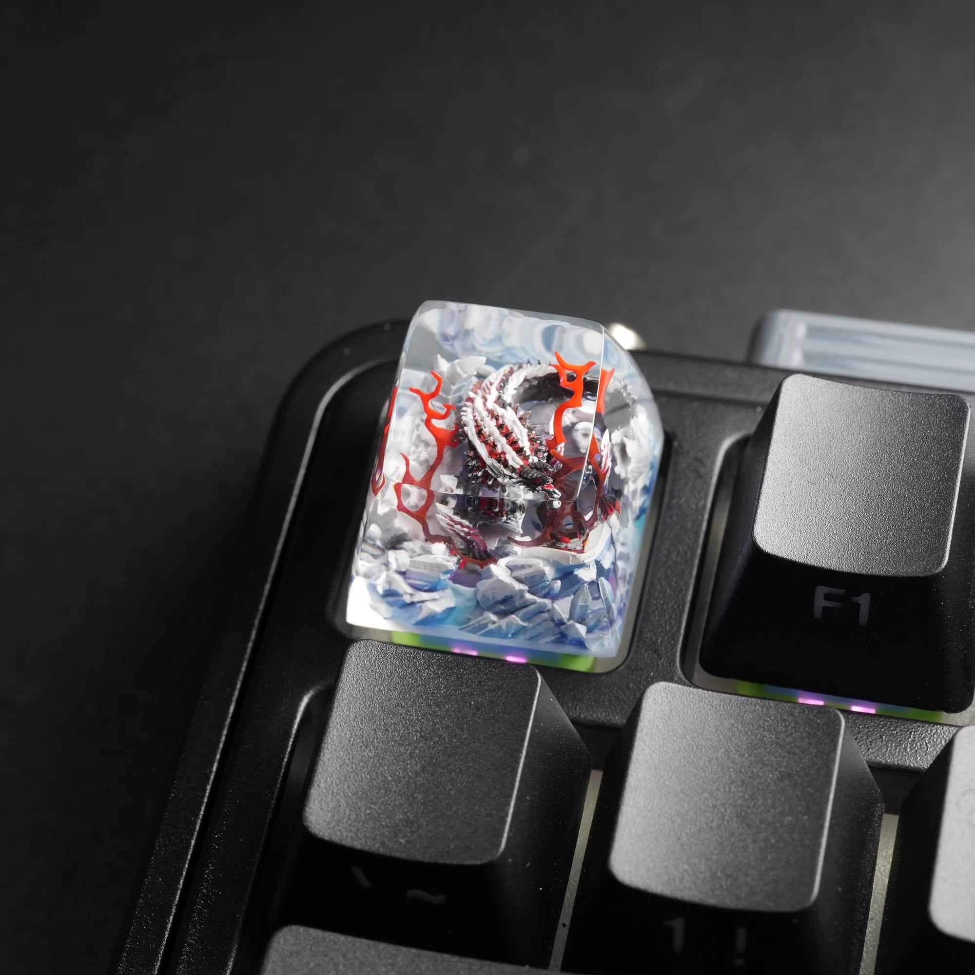 Monster Hunter, Zinogre, 1U Crystal Resin molded personalized keycaps, handcrafted keycaps decorated by artisans