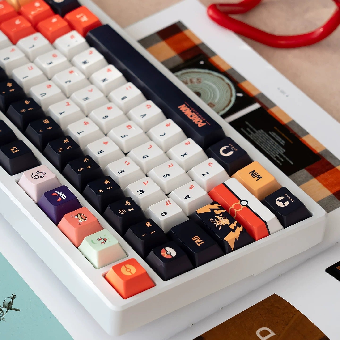 Pikachu themed keycap set, mechanical keycap PBT material material personalized keycap set, Animated cartoon keycaps, compatible with 61/64/68/75/84/87/104 mechanical keyboard replacement keycap