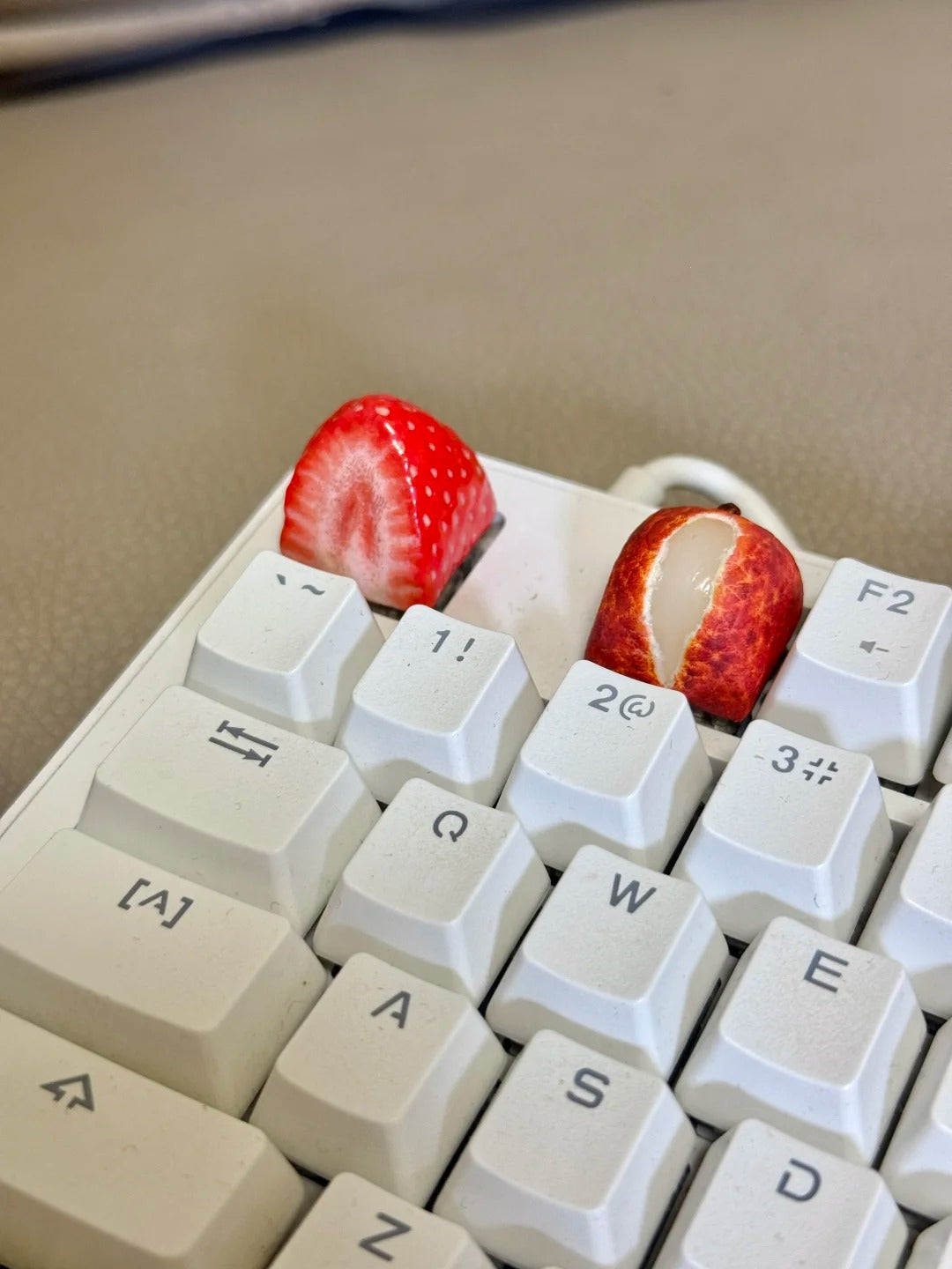 Simulated fruit series keycaps, handmade personalized keycaps made of soft clay material, mechanical keyboard creatively decorated keycaps