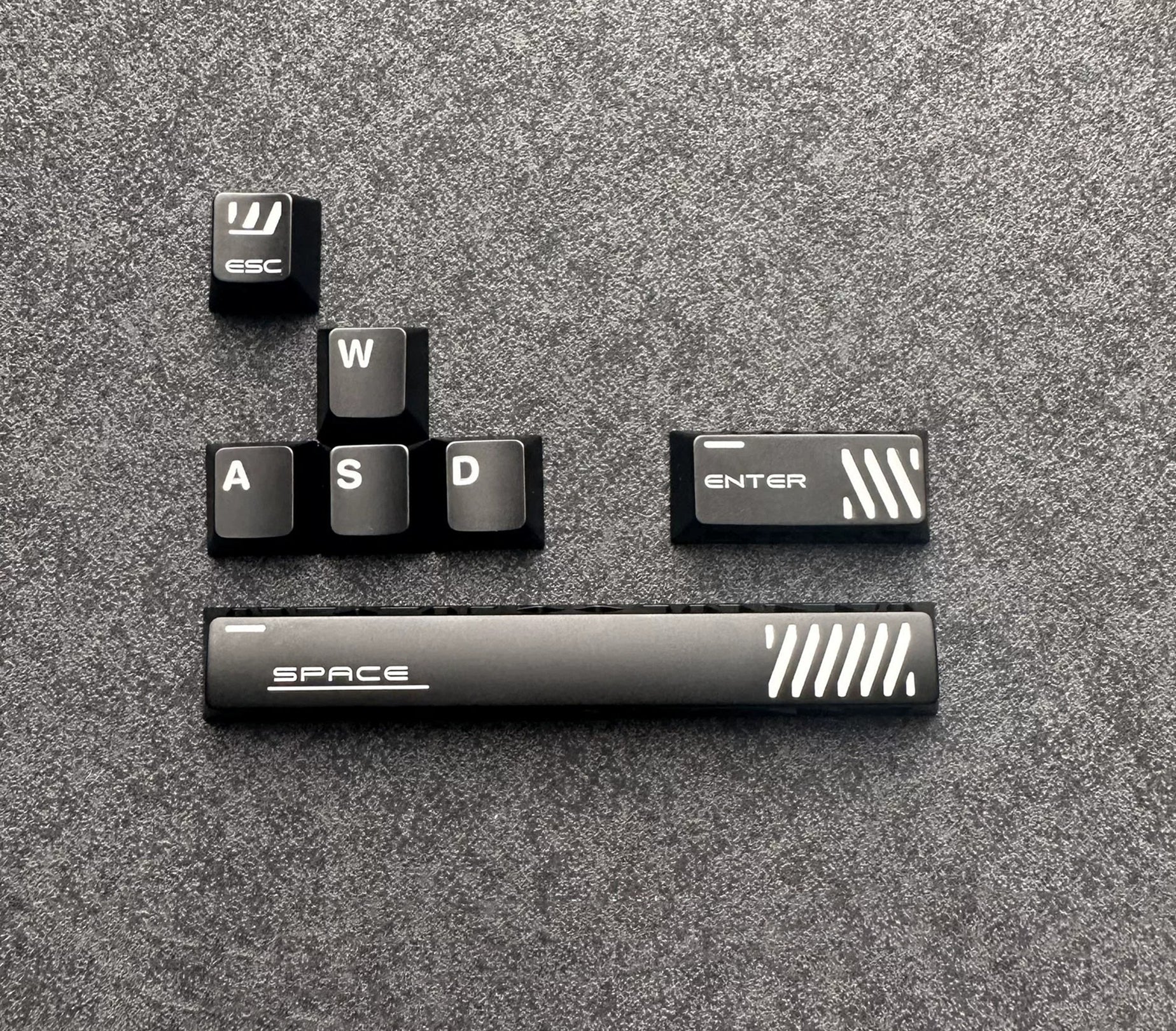 Aluminum alloy hollow design, anodized corrosion-resistant, WASD/directional keys, mechanical keyboard metal replacement set, keyboard decorative keycaps