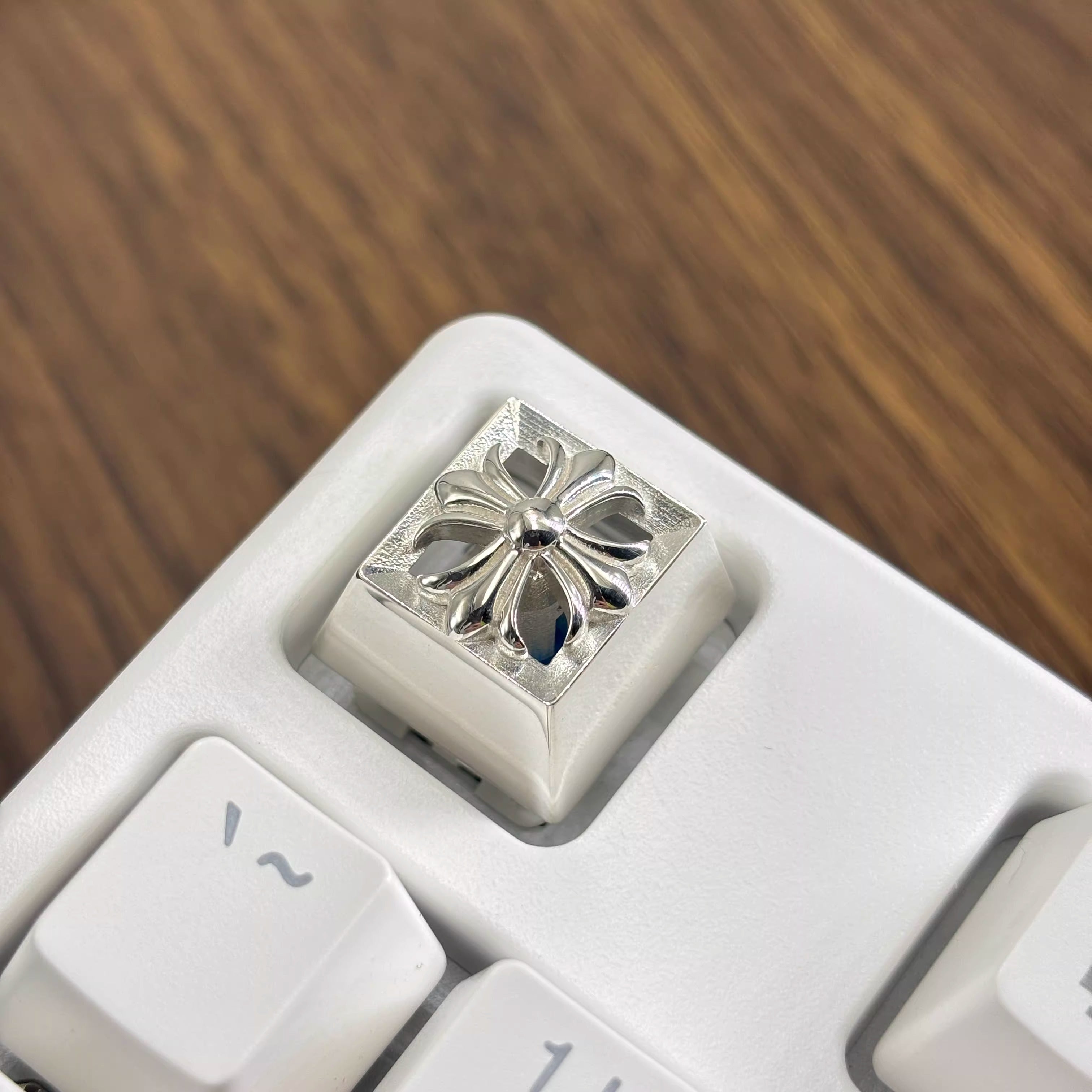 Chrome Hearts style, Metal retro patterned personalized keycaps, trendy and fashionable with decorative keycaps