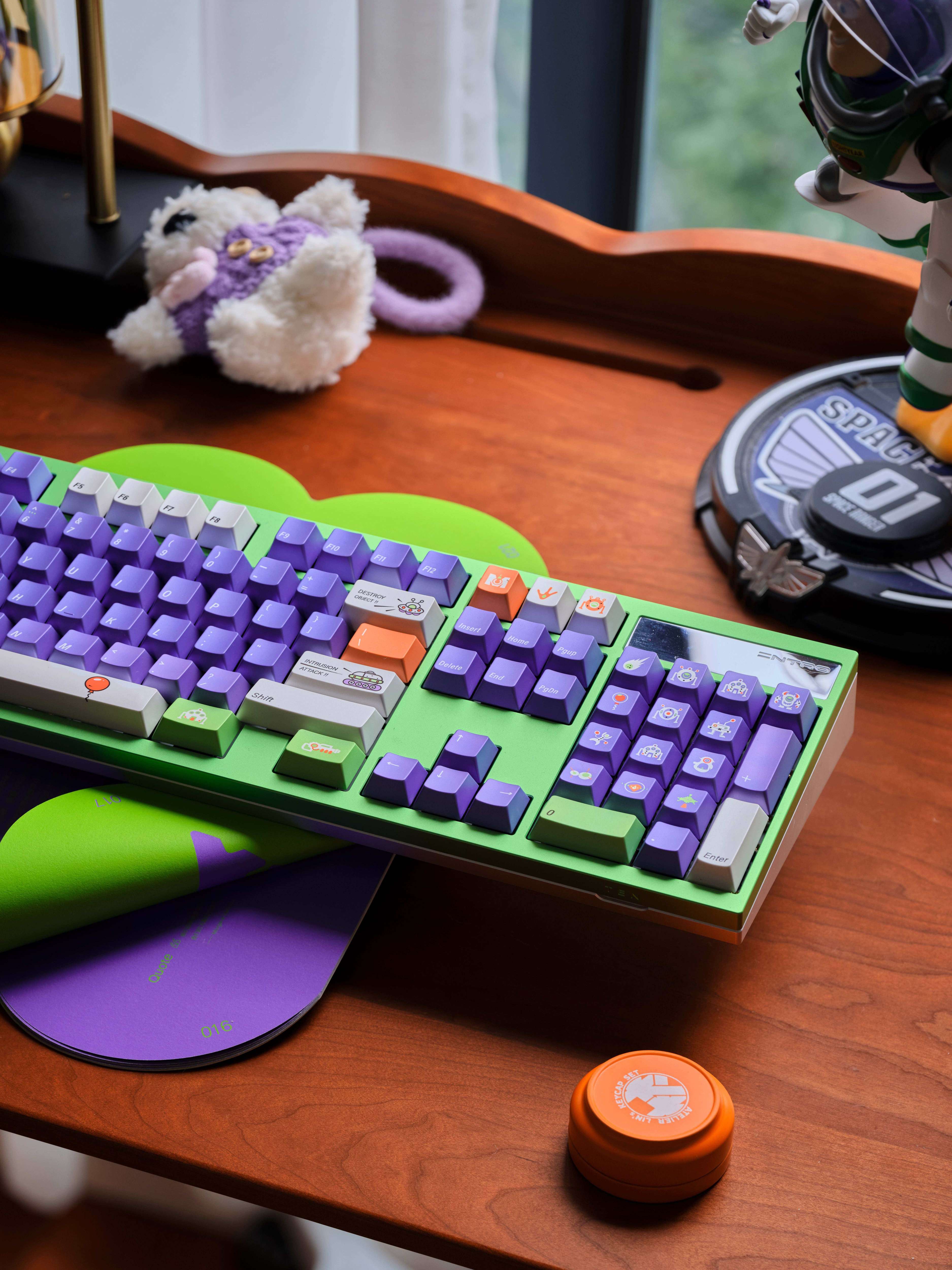 Toy Story, Buzz Lightyear themed design personalized keycaps, soft light original factory high sublimation process PBT material decorative keycap set