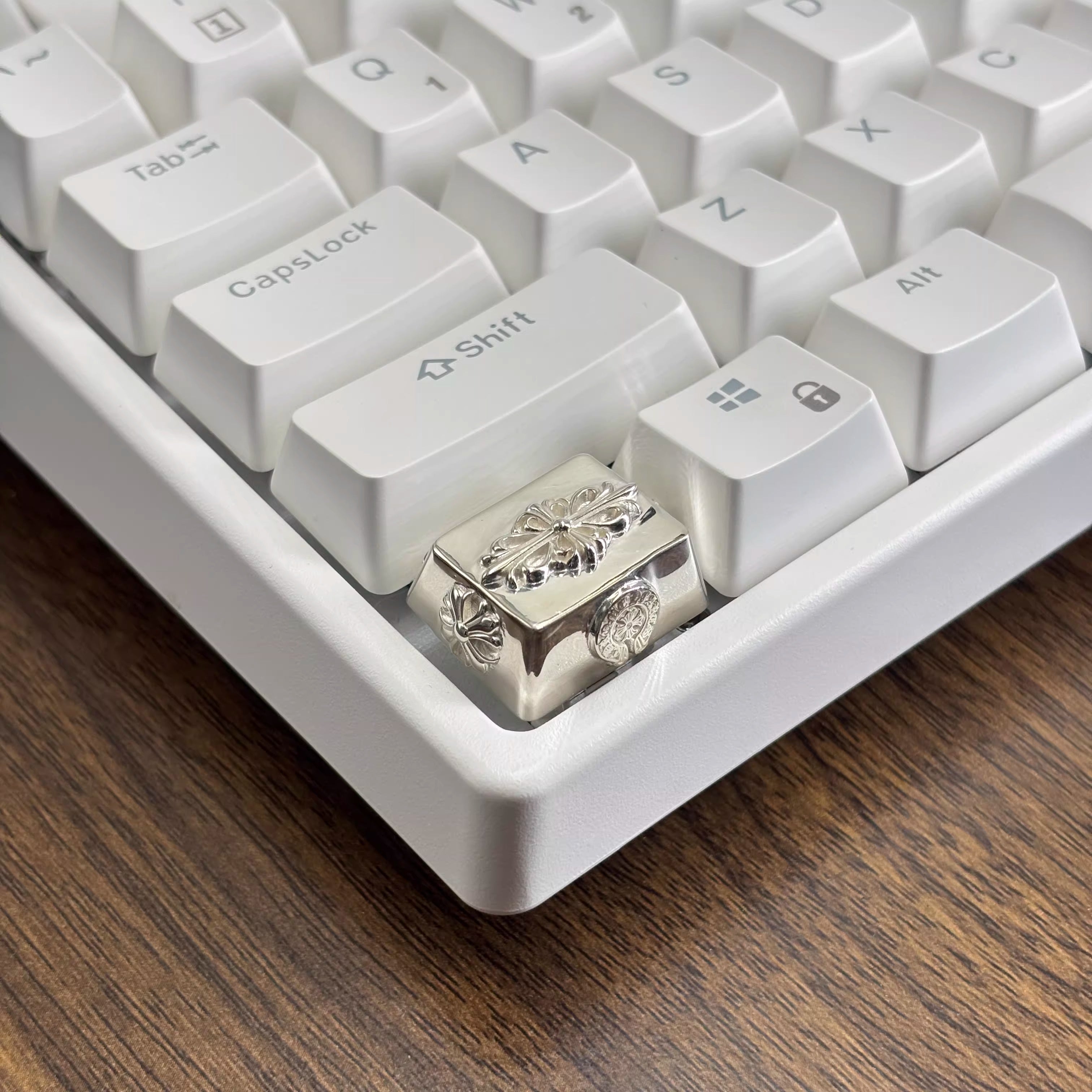 Chrome Hearts style, Metal retro patterned personalized keycaps, trendy and fashionable with decorative keycaps