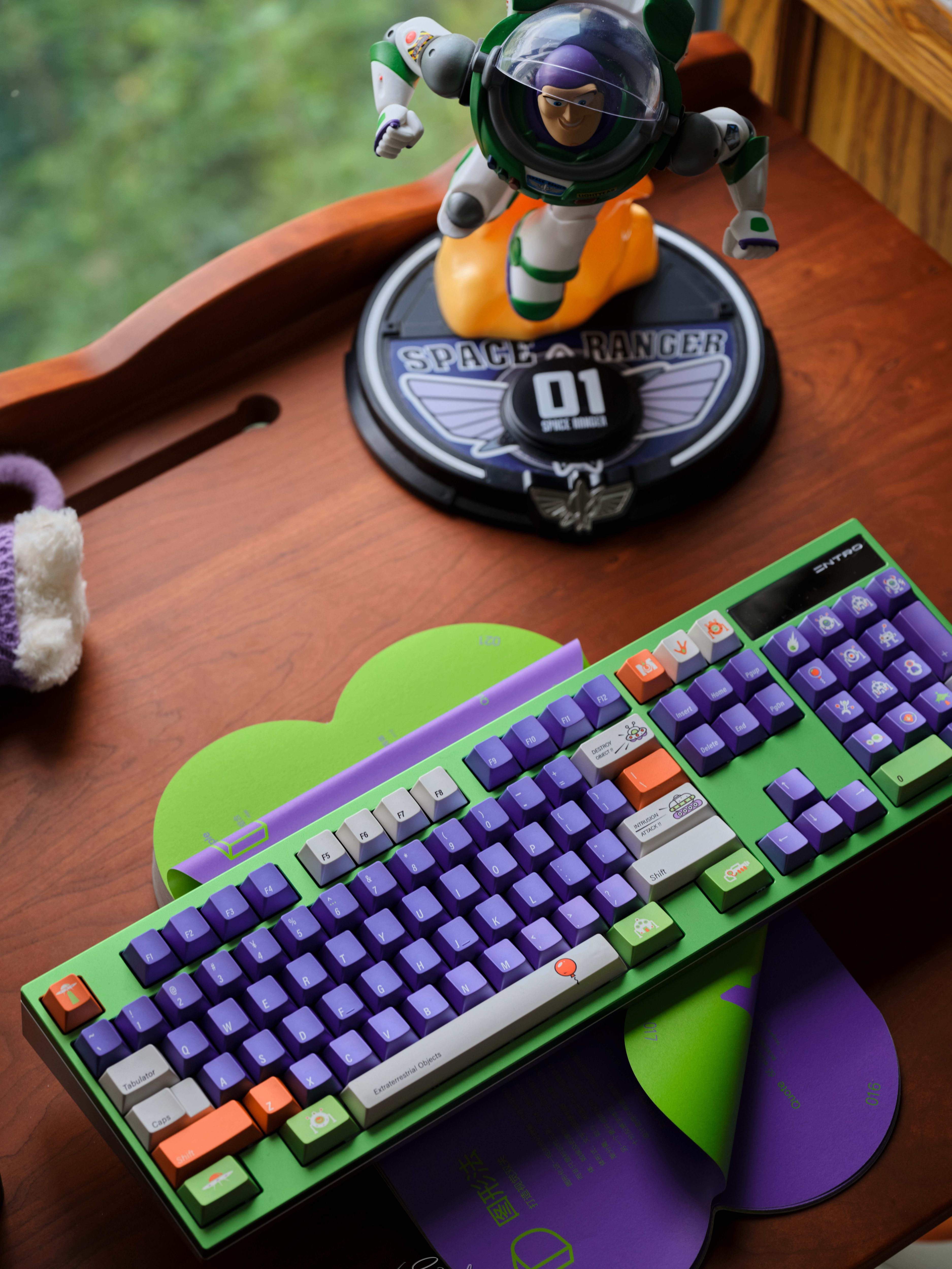 Toy Story, Buzz Lightyear themed design personalized keycaps, soft light original factory high sublimation process PBT material decorative keycap set