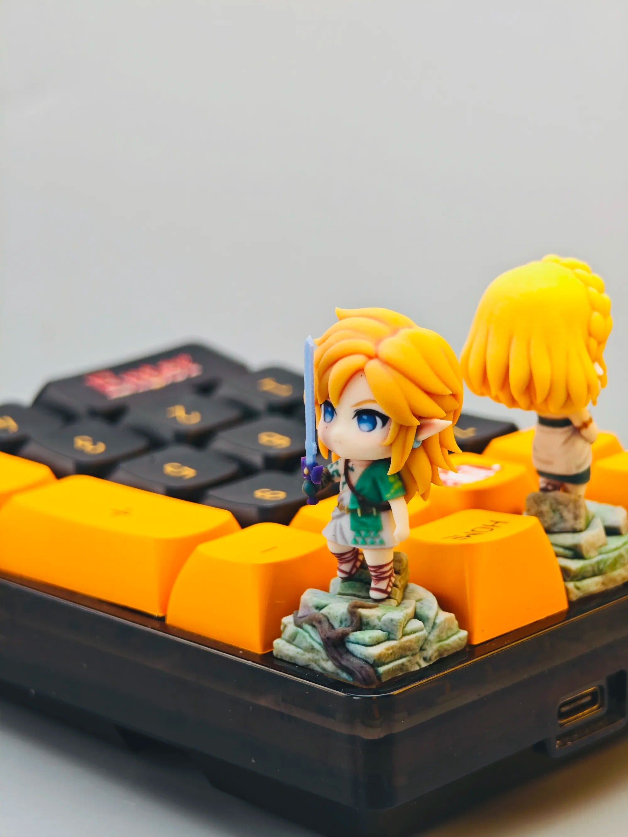 Legend of Zelda,Link/Princess Zelda, Multi colored resin printing and coloring, three-dimensional modeling, anime, gaming, cultural creativity, personalized keycaps, mechanical keyboard decoration keycaps