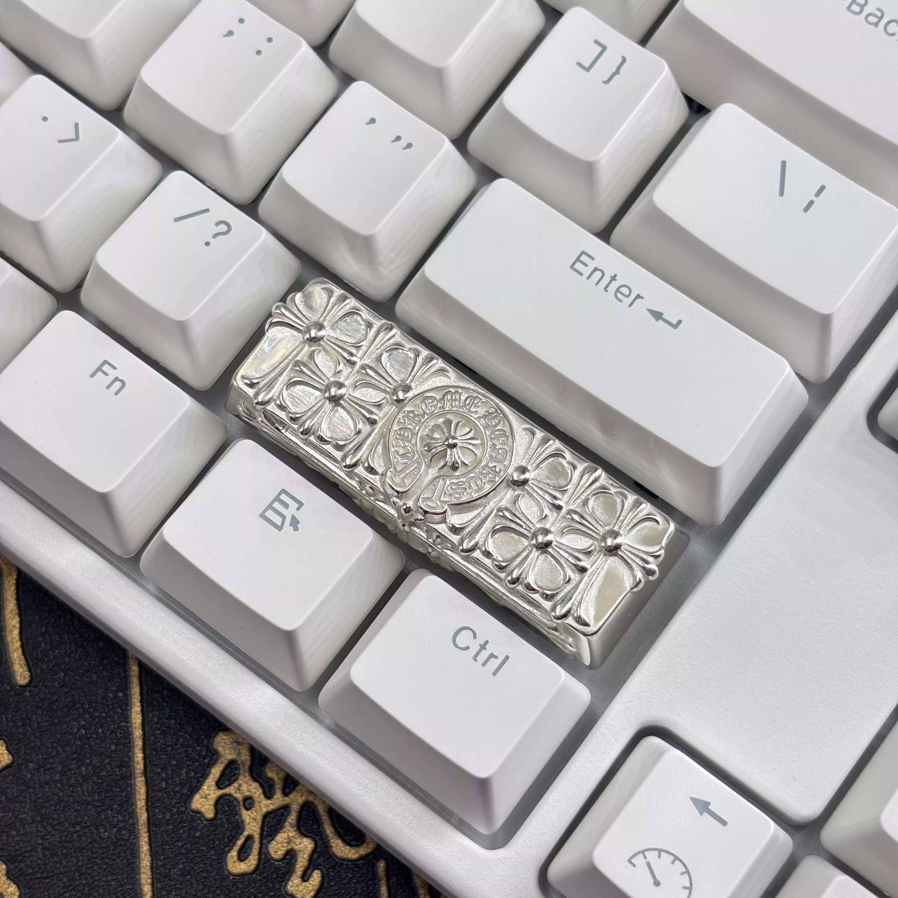 Chrome Hearts style, Metal retro patterned personalized keycaps, trendy and fashionable with decorative keycaps