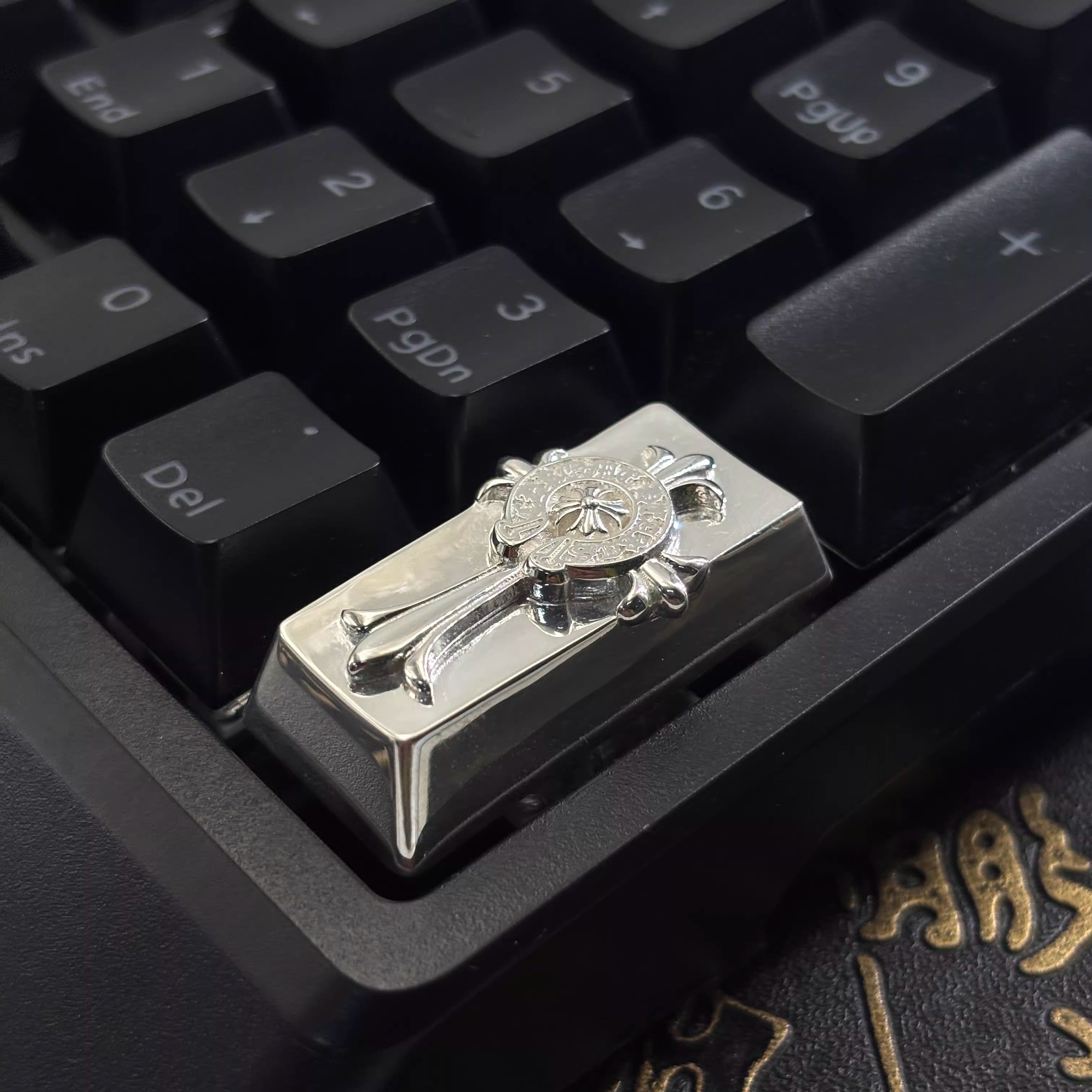 Chrome Hearts style, Metal retro patterned personalized keycaps, trendy and fashionable with decorative keycaps