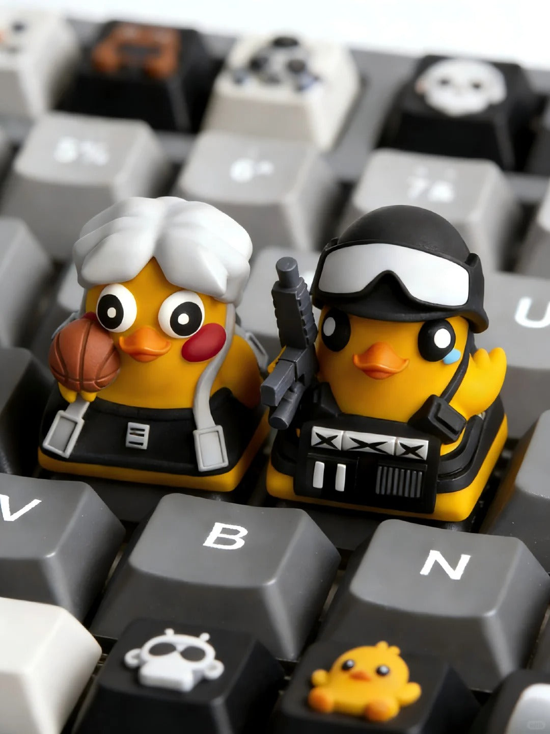 Cute little yellow chicken, multi-color resin molded personalized keycaps, cute cartoon image creative decorative keycaps