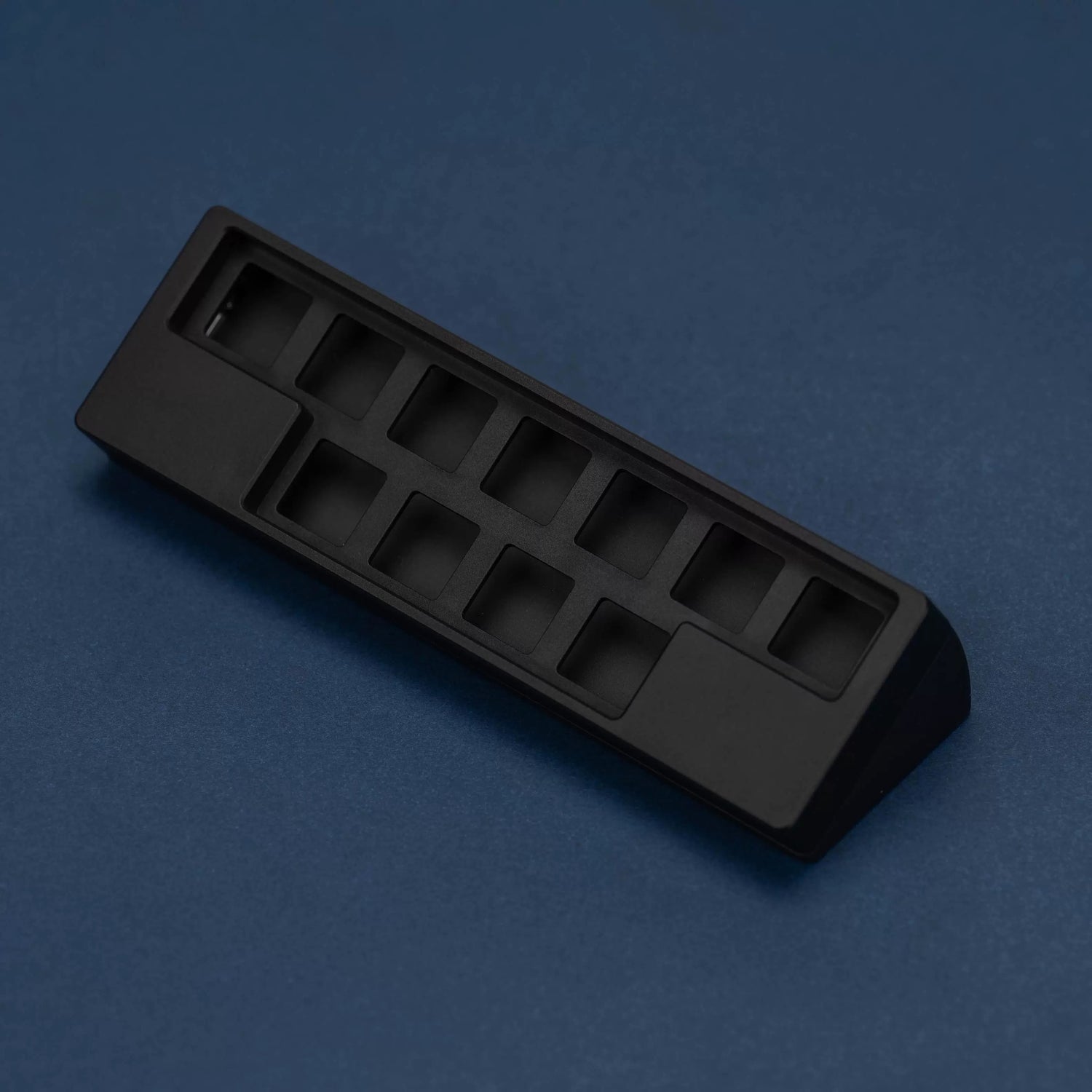 Parking, mobile phone number plate, aluminum alloy metal anode material including switch, keycap, can accommodate 11 digits.