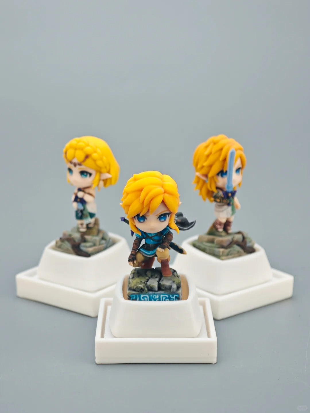 Legend of Zelda,Link/Princess Zelda, Multi colored resin printing and coloring, three-dimensional modeling, anime, gaming, cultural creativity, personalized keycaps, mechanical keyboard decoration keycaps