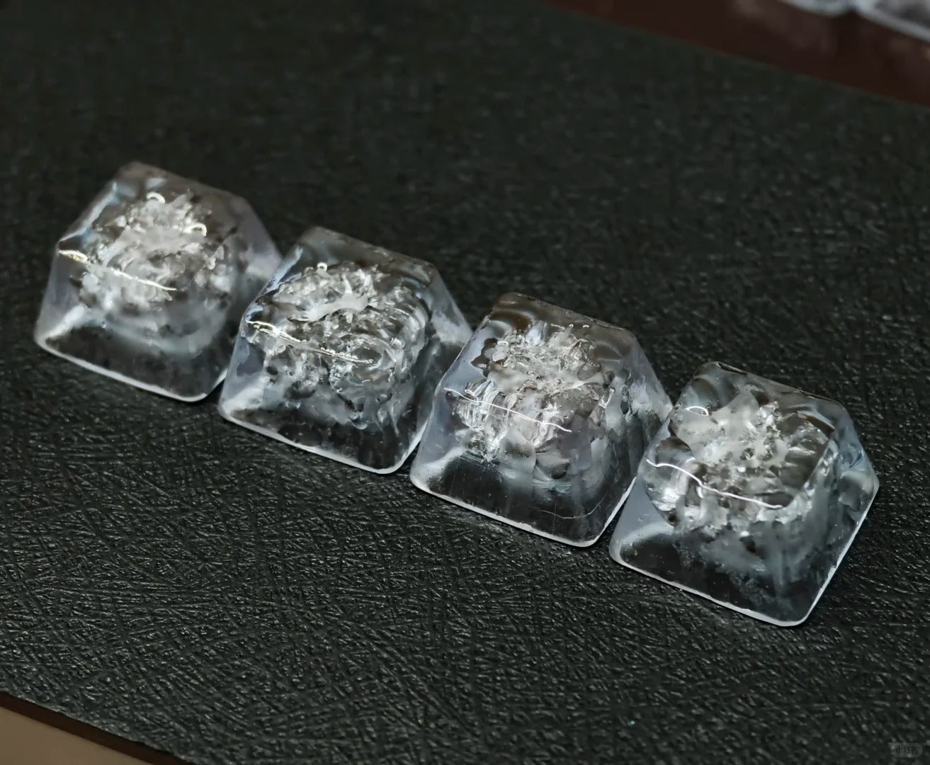 Crystal clear ice keycaps, 1U minimalist ice decoration keycaps, simulated artistic keycaps, mechanical keyboard personalized keycaps
