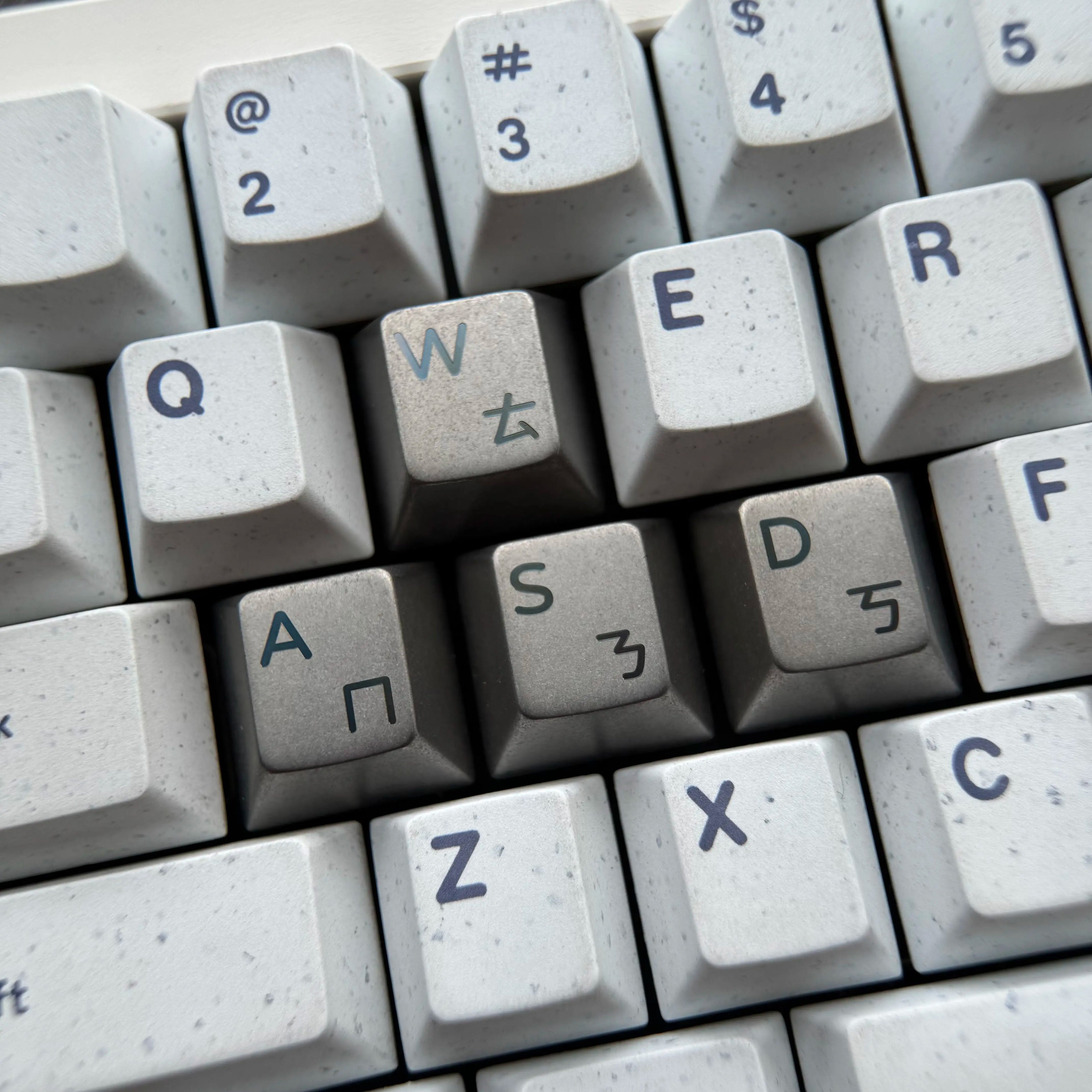WASD Stone washing process titanium alloy personalized keycaps, FPS game keys wear-resistant and scratch resistant titanium alloy mechanical keyboard decorative function keycaps