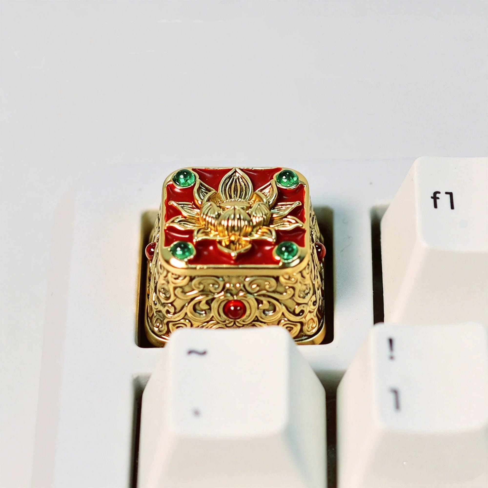 Blooming lotus flowers, brass material gemstone inlaid personalized keycaps, metal keycaps, mechanical keyboard artistic decorative keycaps