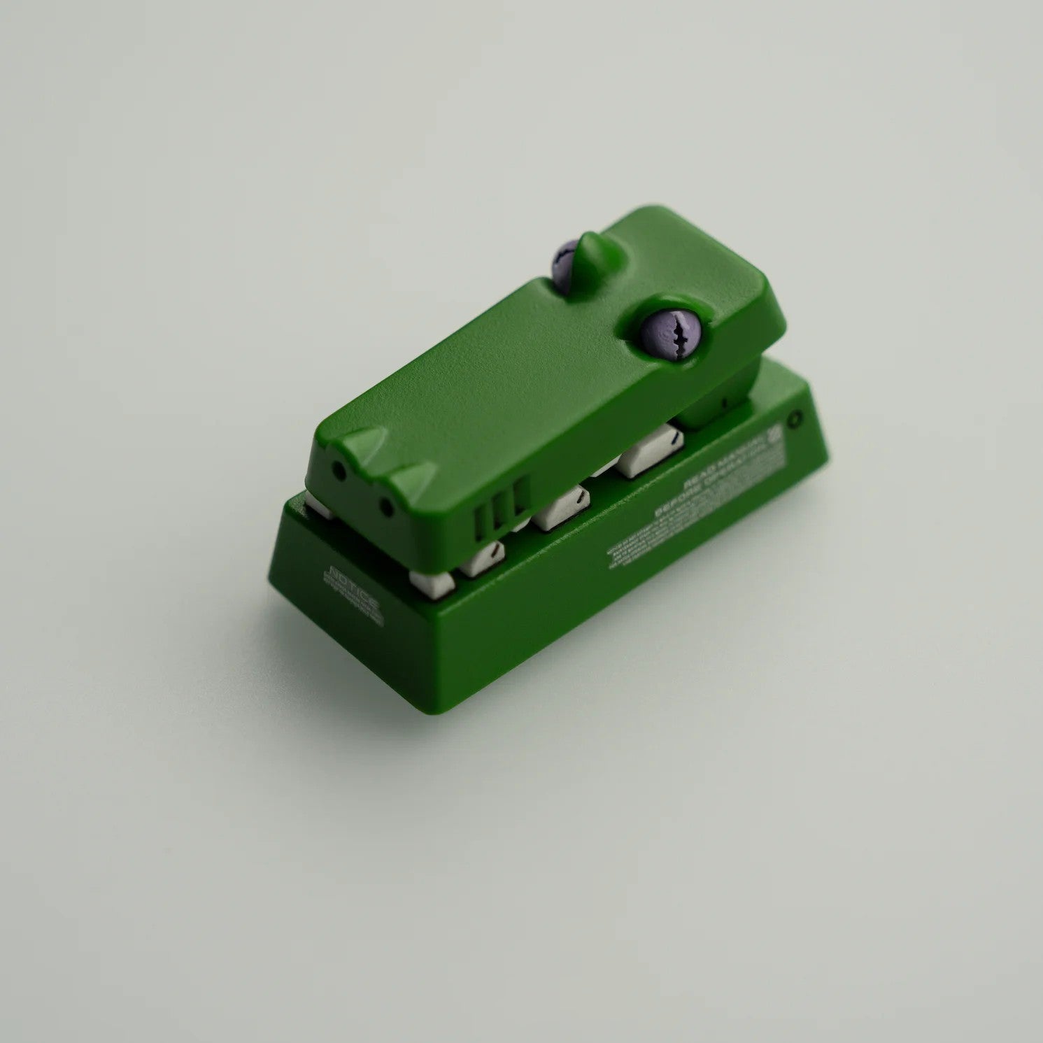 R2-Mechanical style little crocodile.2U Backspace Key artisankeycaps, Mouth can be opened and closed, PBT material personalized keycaps, keyboard decorative keycaps