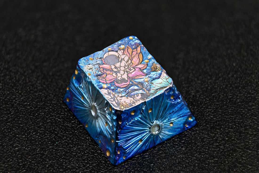 Original, astronaut 1U titanium alloy personalized keycap with hammer texture, space themed keycap