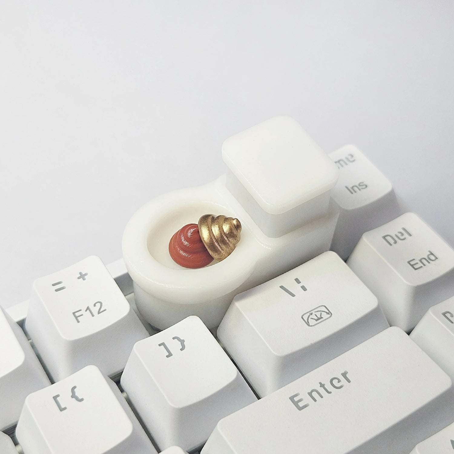 Toilet resin keycap 2U grid key original personalized mechanical keyboard keycap resin material, additional piece included...