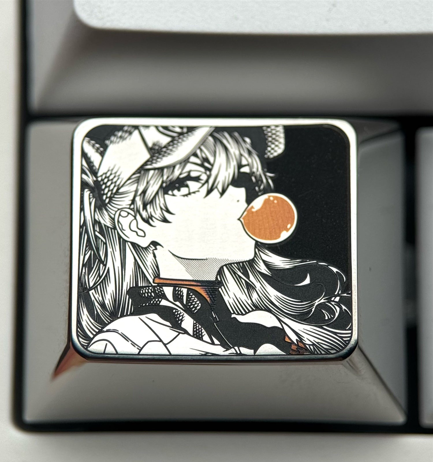 EVA，Asuka， Blowing bubble gum shape, 1.5U titanium alloy personalized keycap, anime and game culture creative peripheral decorative keycap.